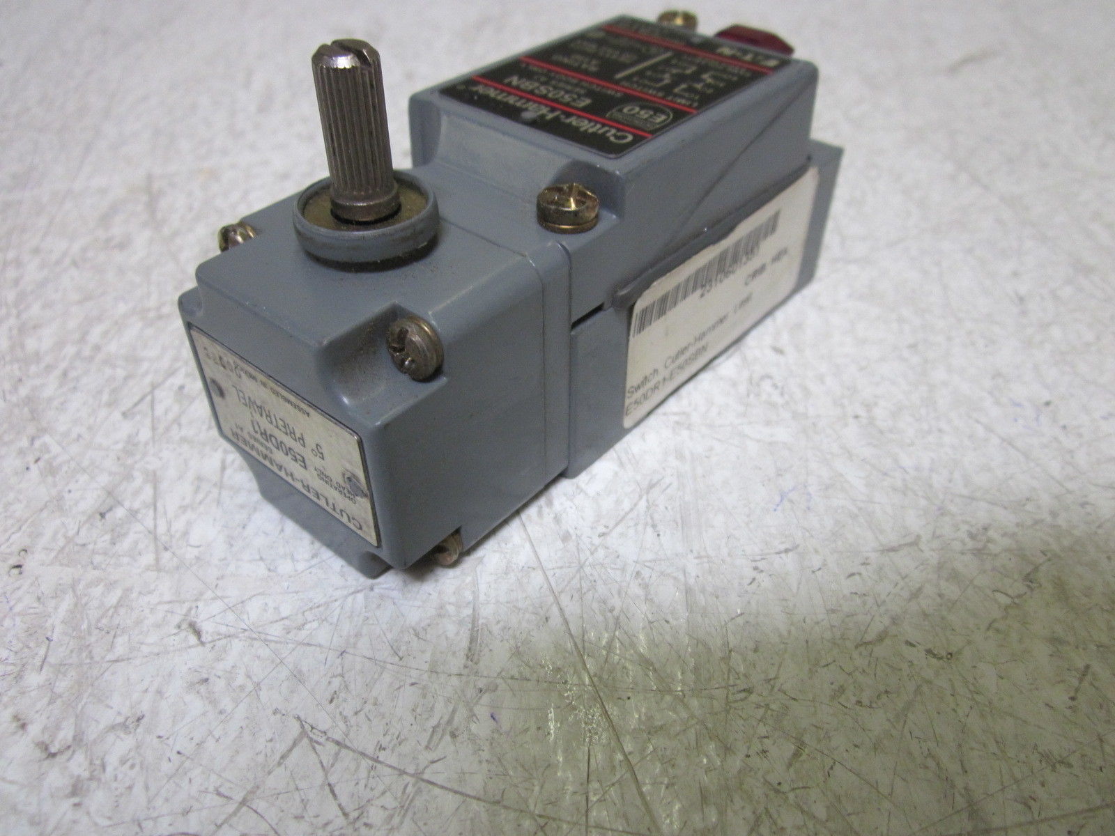 CUTLER HAMMER E50SBN SER. A3LIMIT SWITCH  W/ E50DR SER.A1 OPERATOR HEAD UNMP