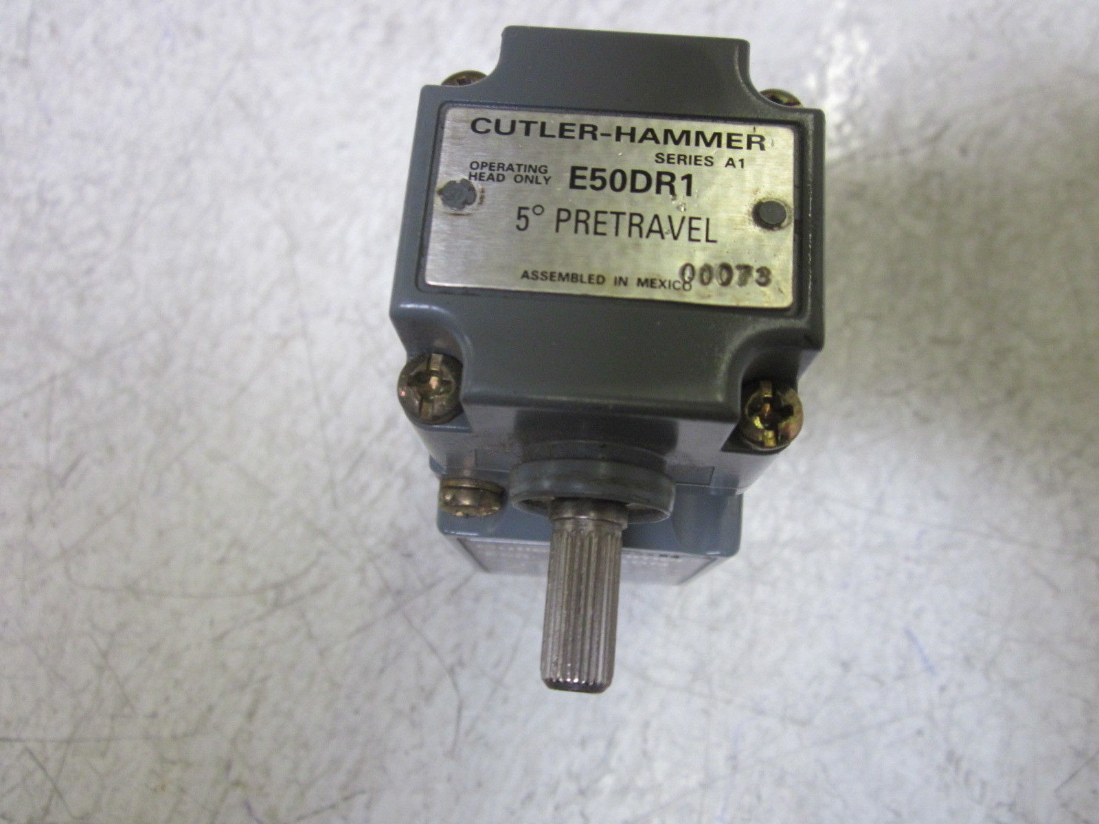 CUTLER HAMMER E50SBN SER. A3LIMIT SWITCH  W/ E50DR SER.A1 OPERATOR HEAD UNMP