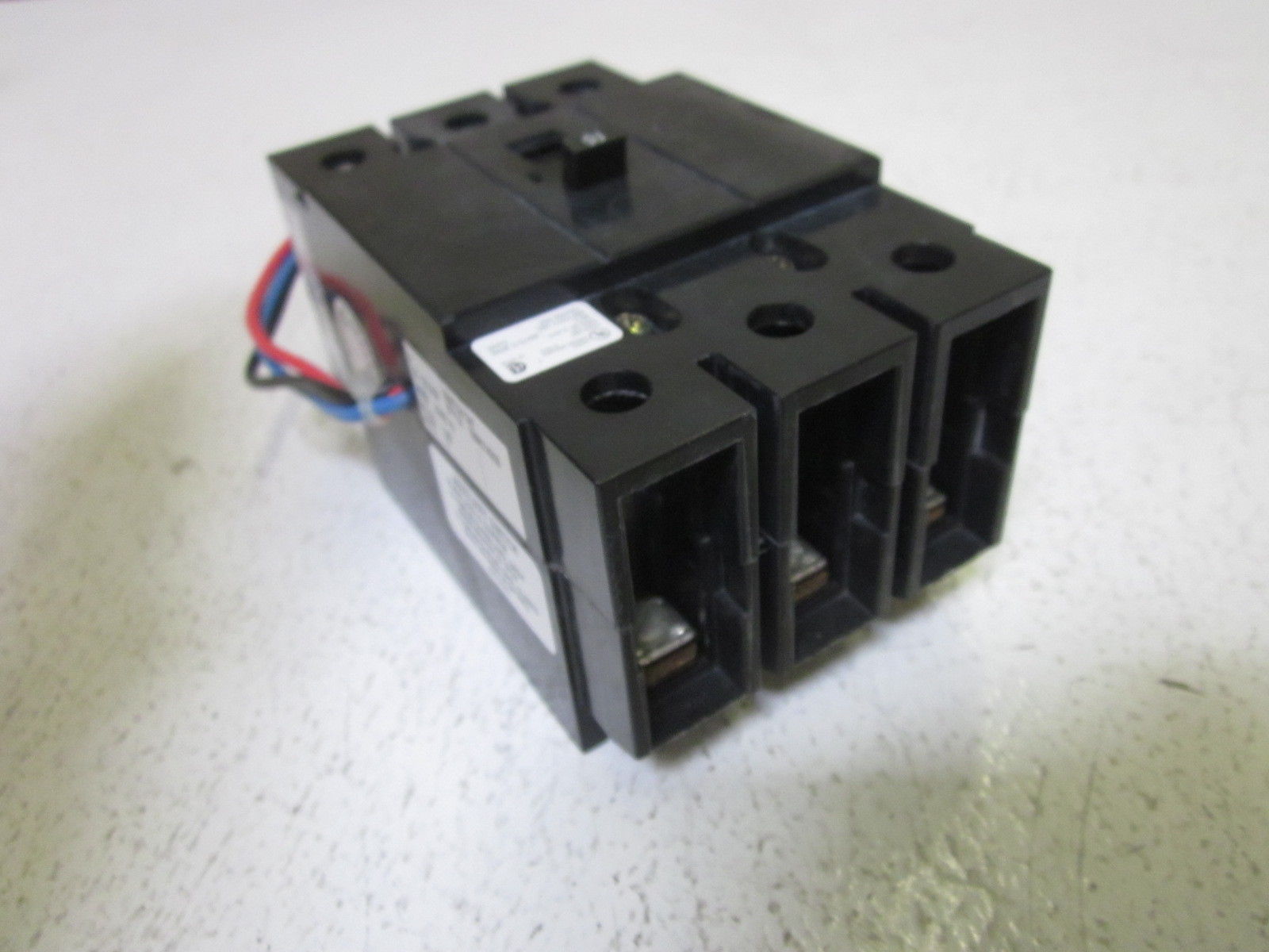 CUTLER HAMMER GHC3015A3 CIRCUIT BREAKER 3 POLE 15AMPS NSMP