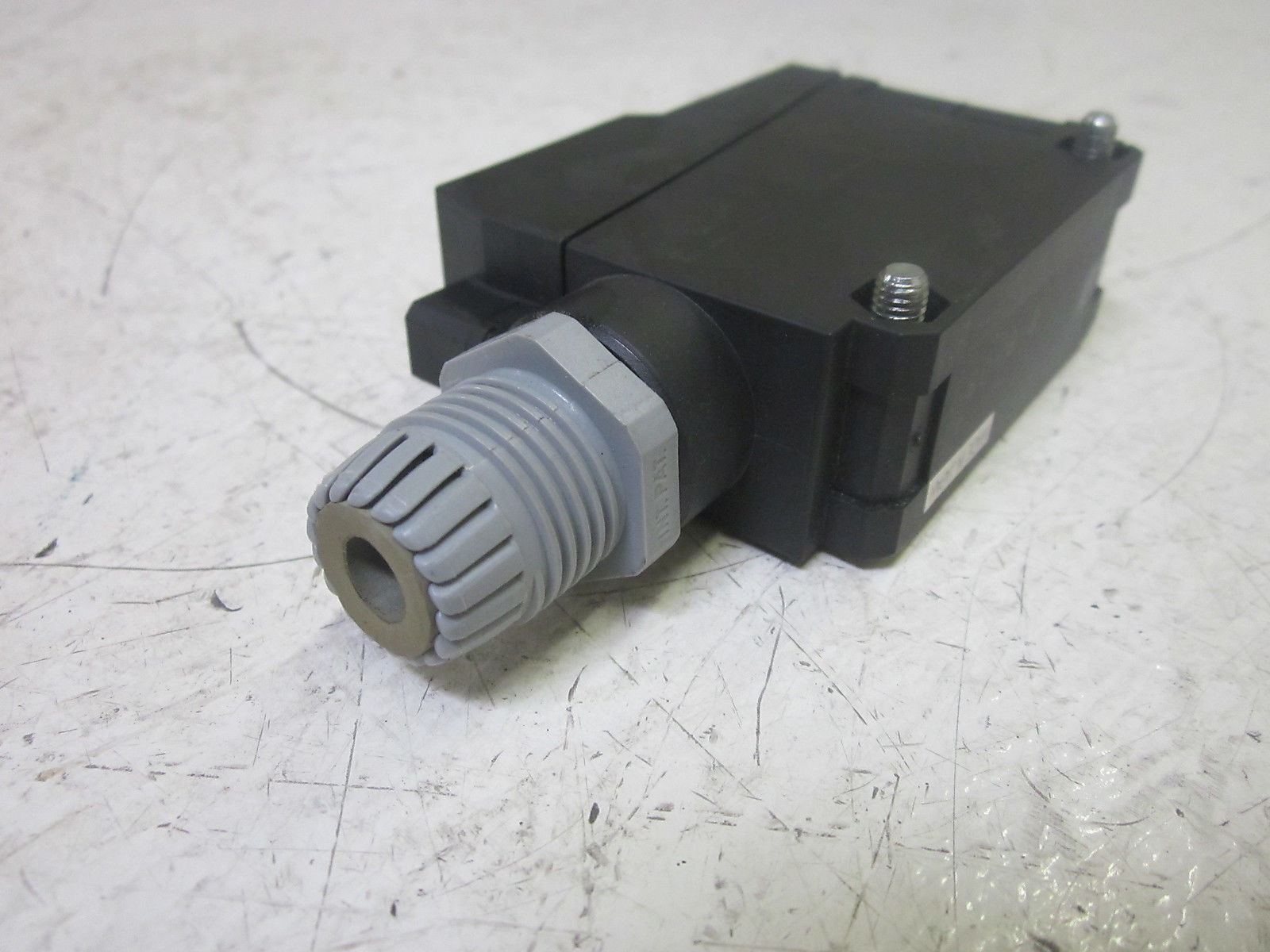 DATALOGIC S2-5C90 PHOTOELECTRIC SENSOR 10-30VDC UNMP
