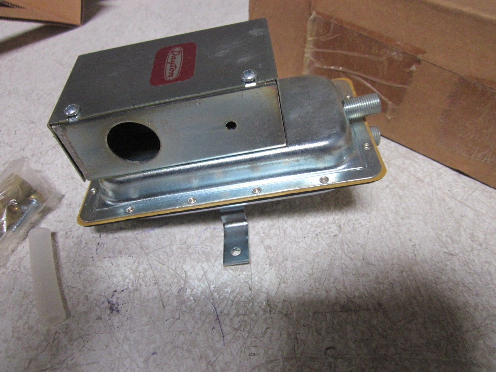 DAYTON 2E462A PRESSURE SWITCH COOLING / HEATING NSMP