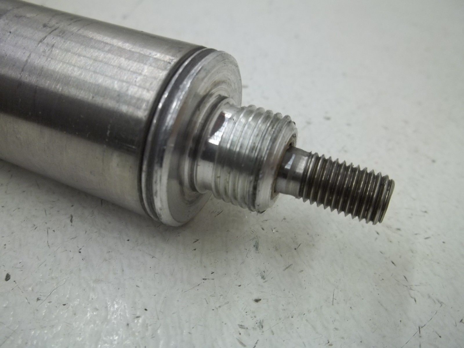 DAYTON 6W104M PNEUMATIC CYLINDER UNMP