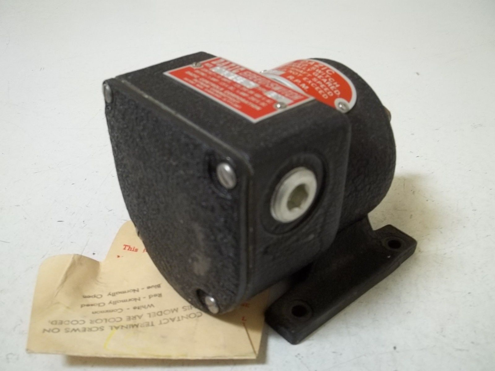 DAZIC CONTROLS CORP. CI81252-1S SPEED SWITCH NSNP