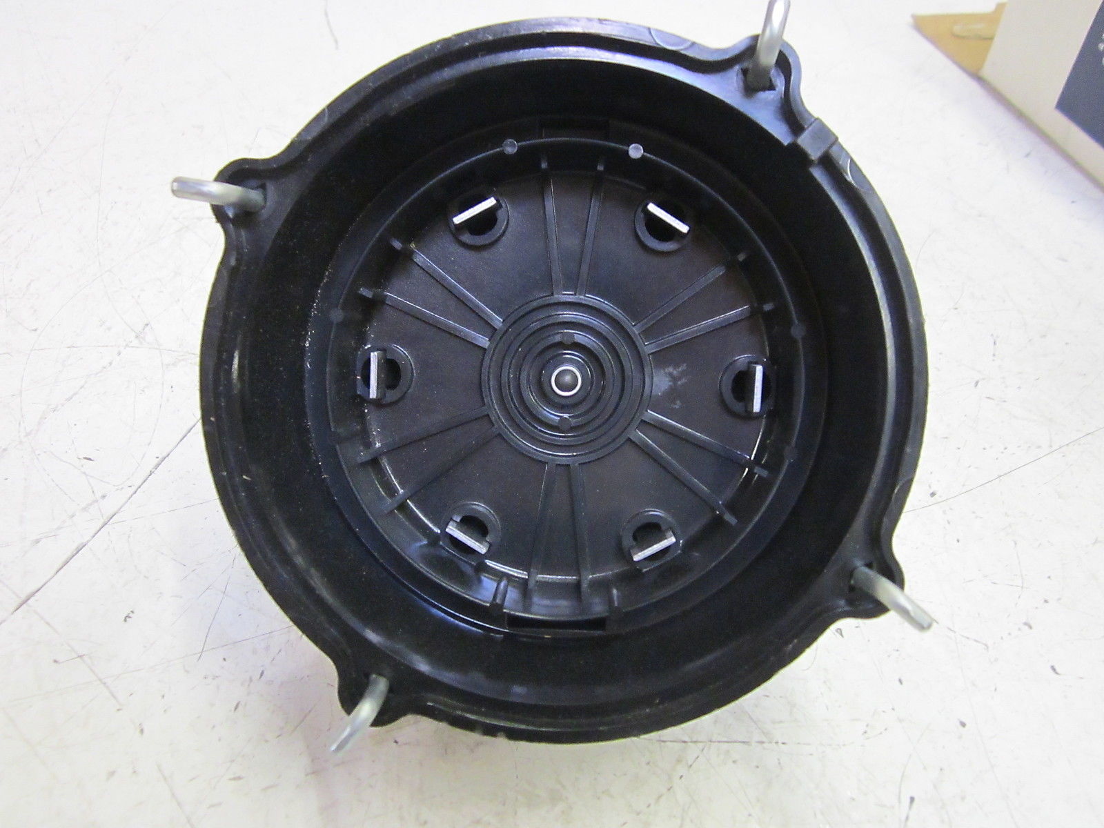DELCO D332 DISTRIBUTOR CAP  NSMP