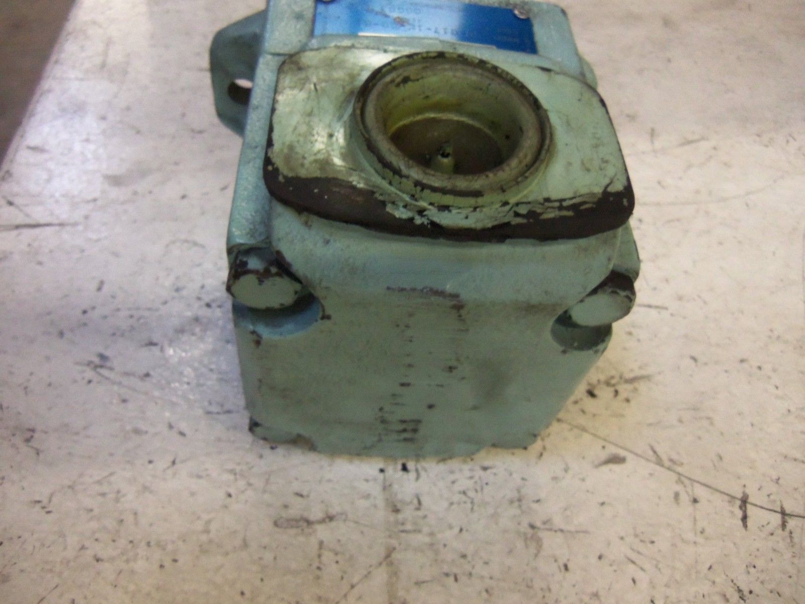 DENISON T6C-017-11-00-B1 MOTOR UNMP