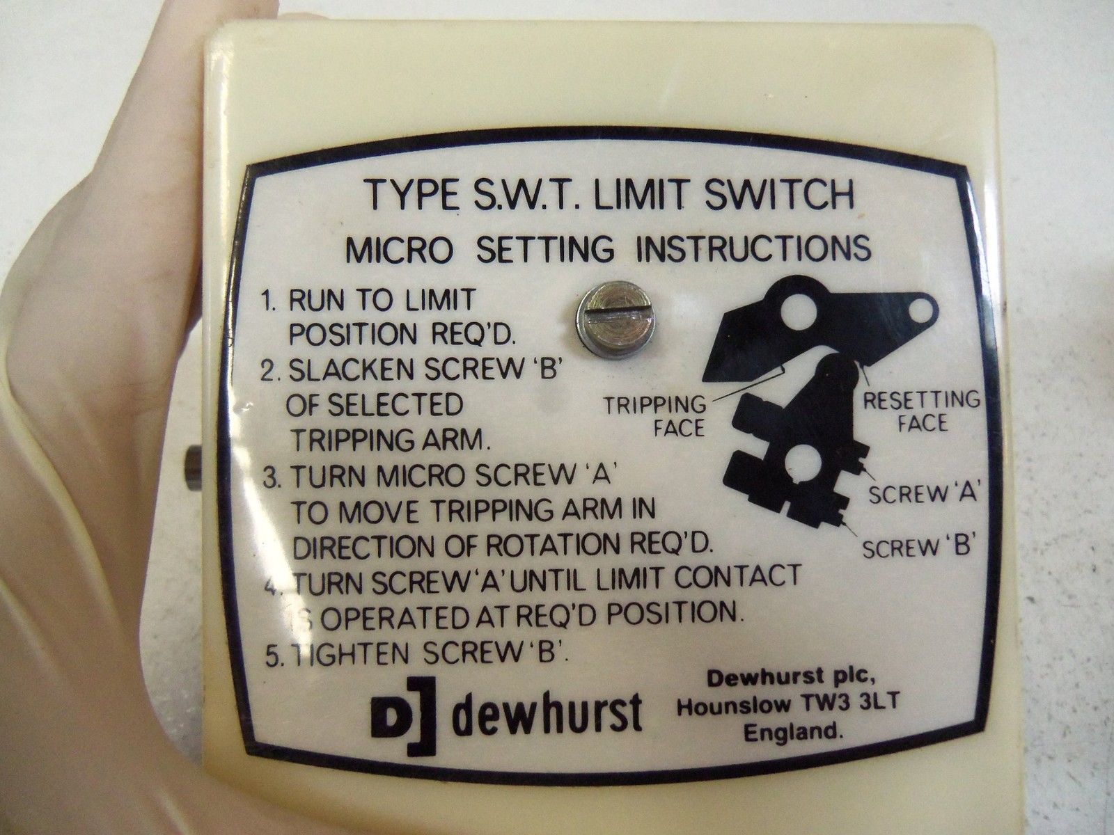 DEWHURST LIMIT SWITCH S.W.T 600V (BEIGE) UNMP