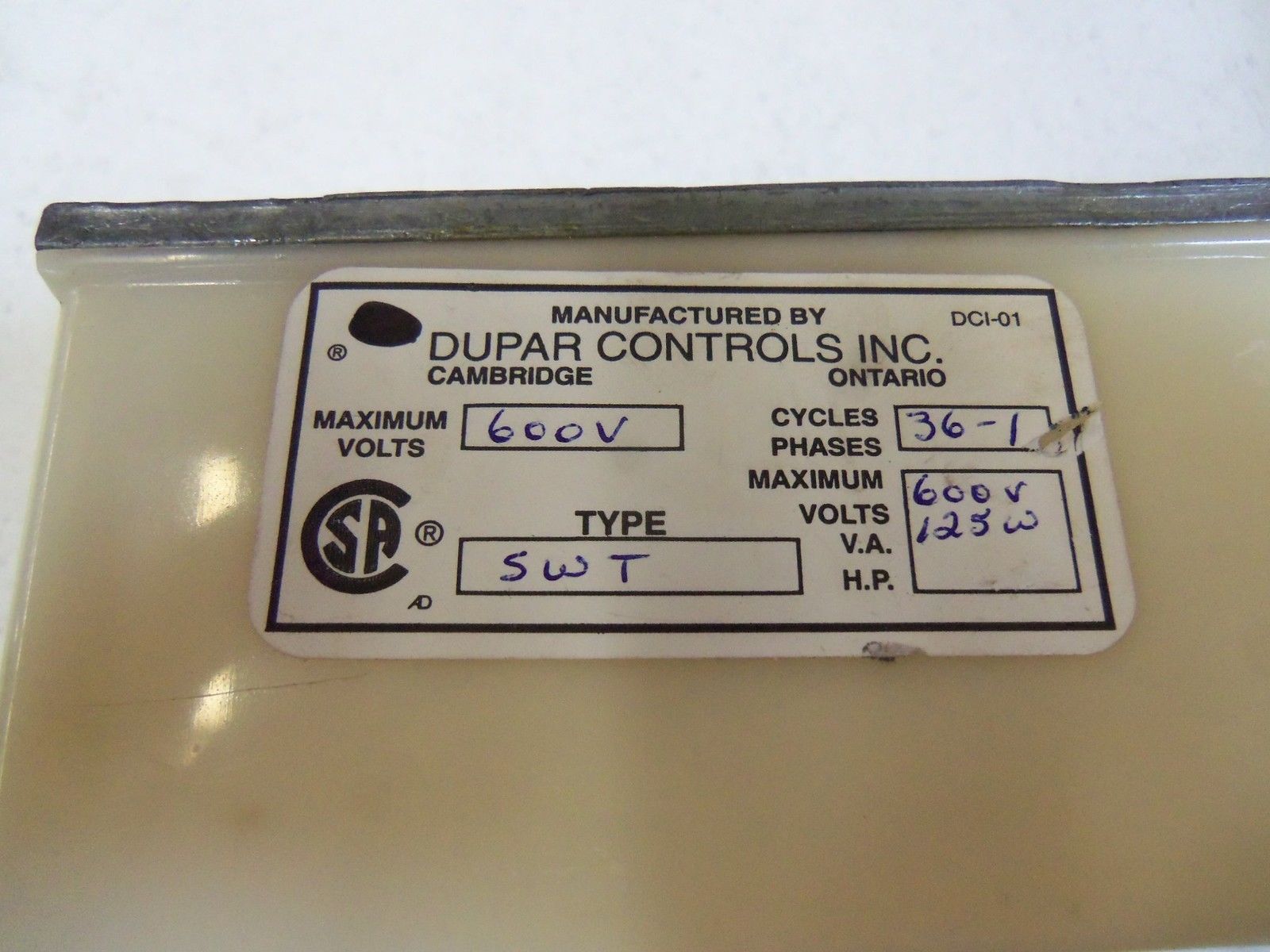 DEWHURST LIMIT SWITCH S.W.T 600V (BEIGE) UNMP