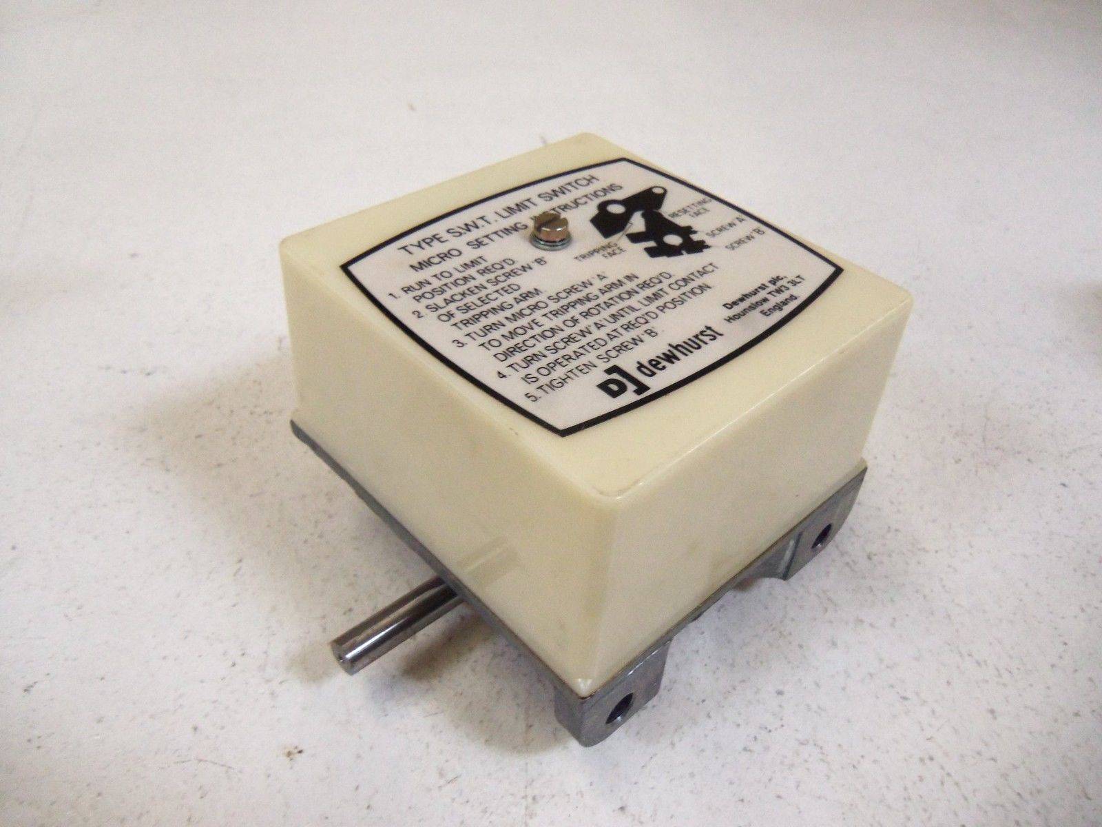 DEWHURST LIMIT SWITCH S.W.T 600V (BEIGE) UNMP