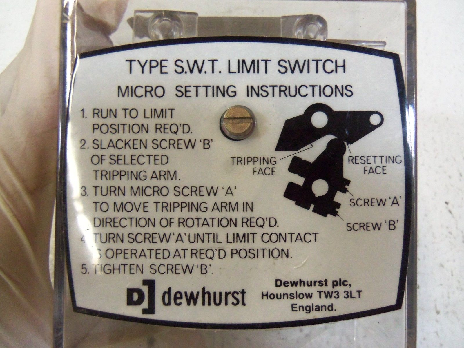 DEWHURST LIMIT SWITCH S.W.T 600V (CLEAR) UNMP