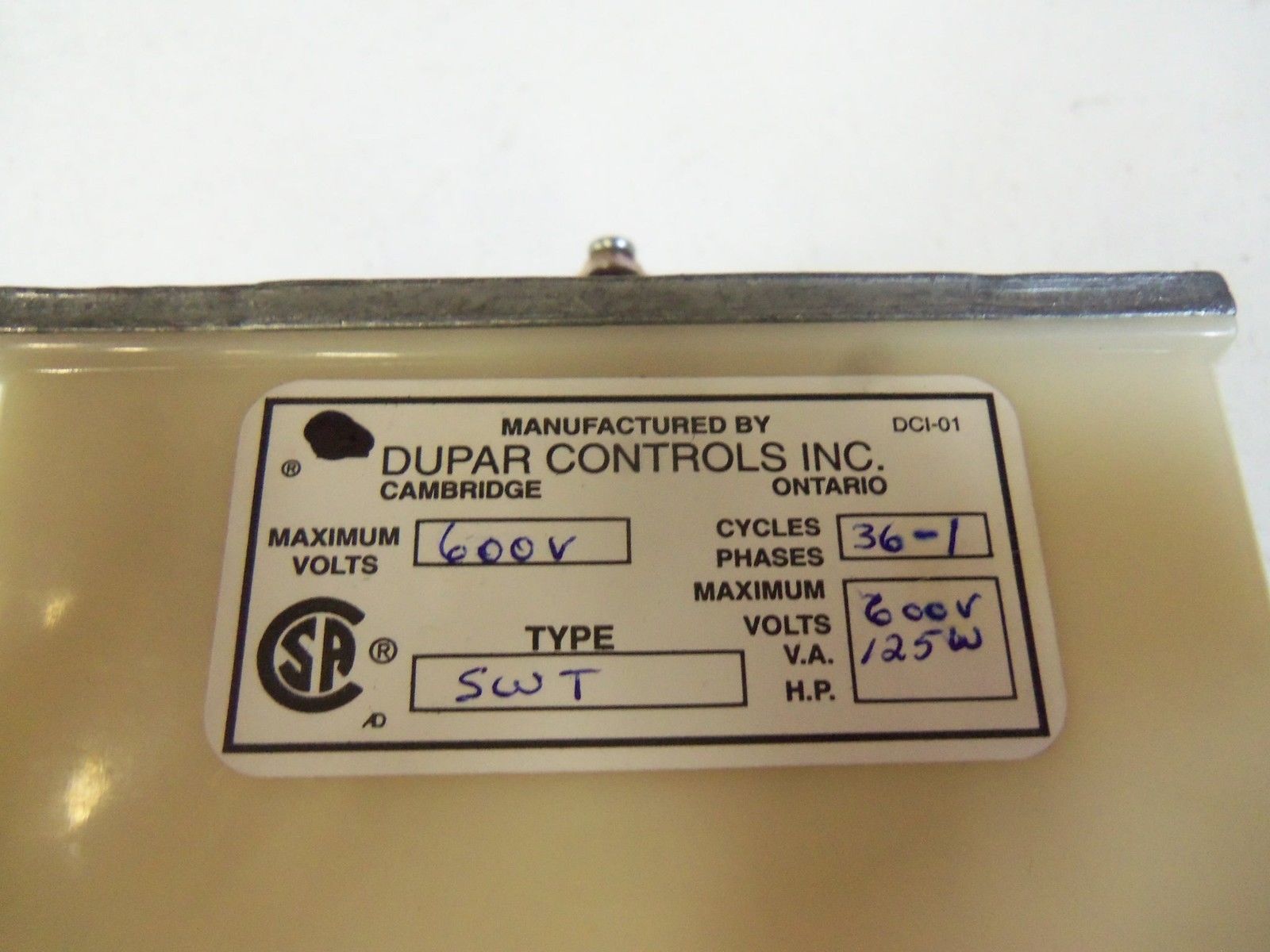 DEWHURST LIMIT SWITCH S.W.T 600V (BEIGE) NSNP