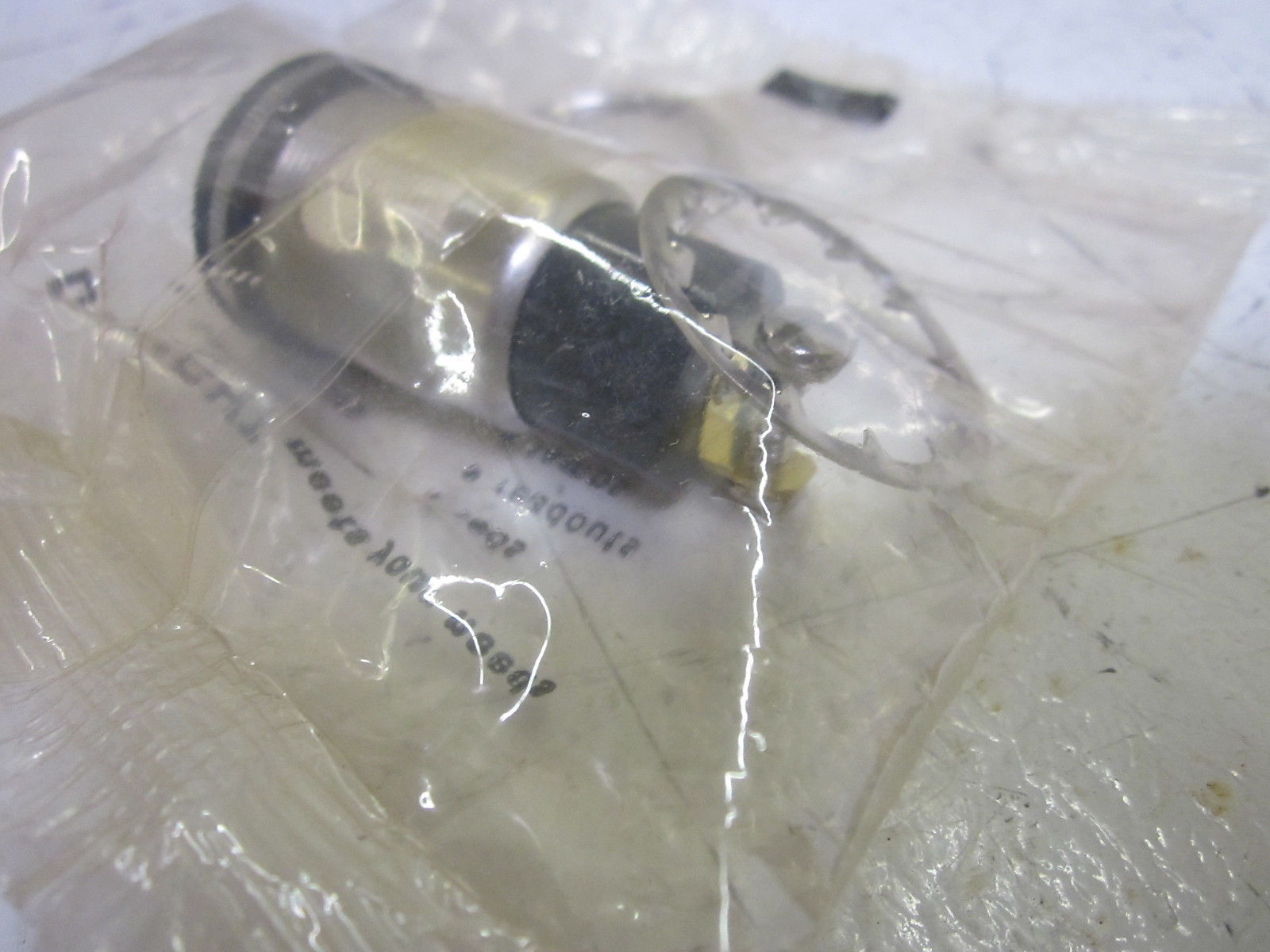 DIALIGHT 51-3101-01-303 PUSHBUTTON SWITCH 75W 125V NSMP