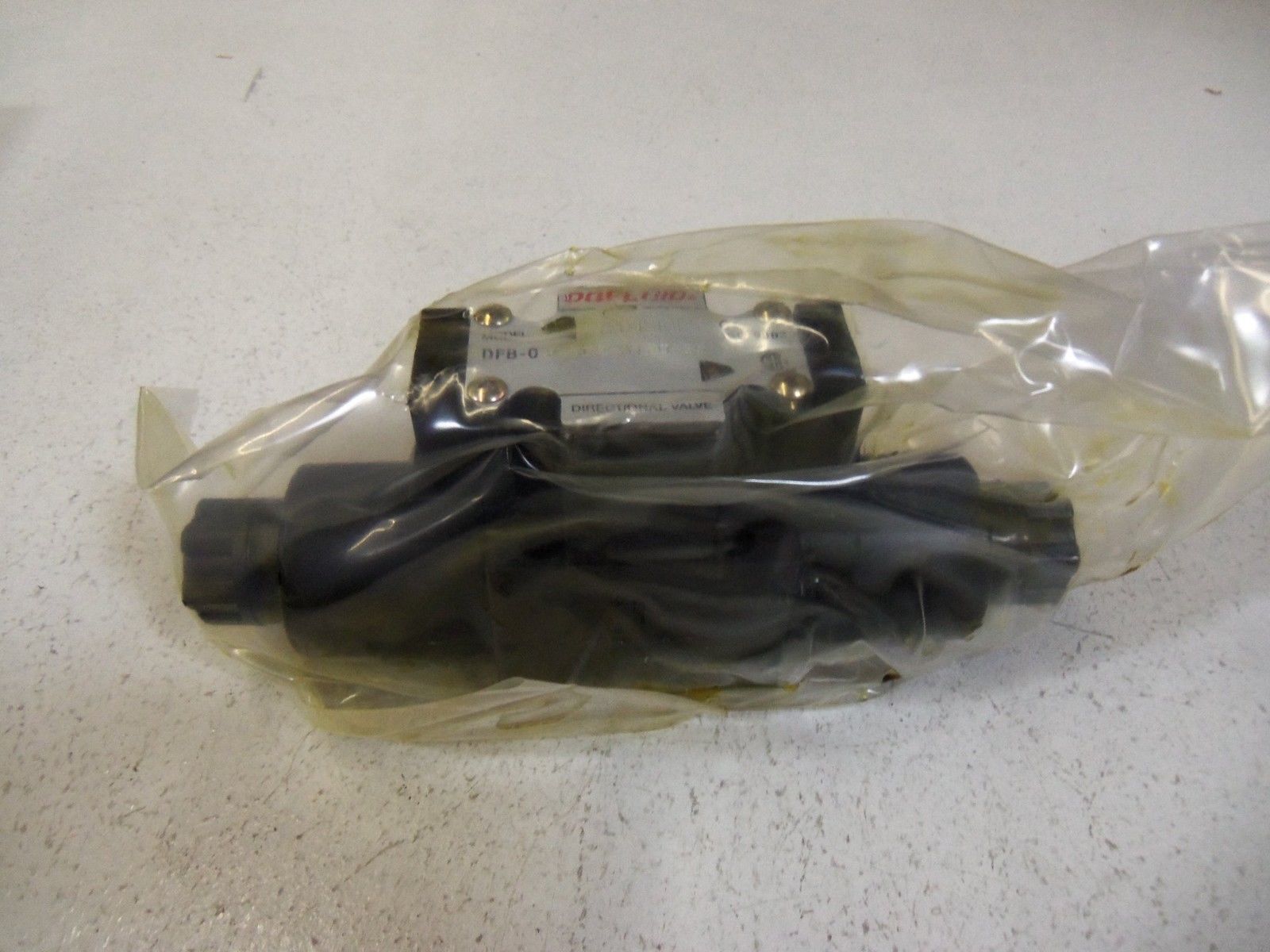 DOFLUID HYDRAULIC VALVE DFB-02-3C2-A120-35-3F (AS PICTURED)  NSMP