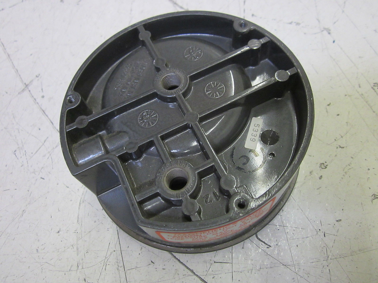 DWYER 12-168144-02 PRESSURE GAUGE 0-3 IN. OF WATER UNMP