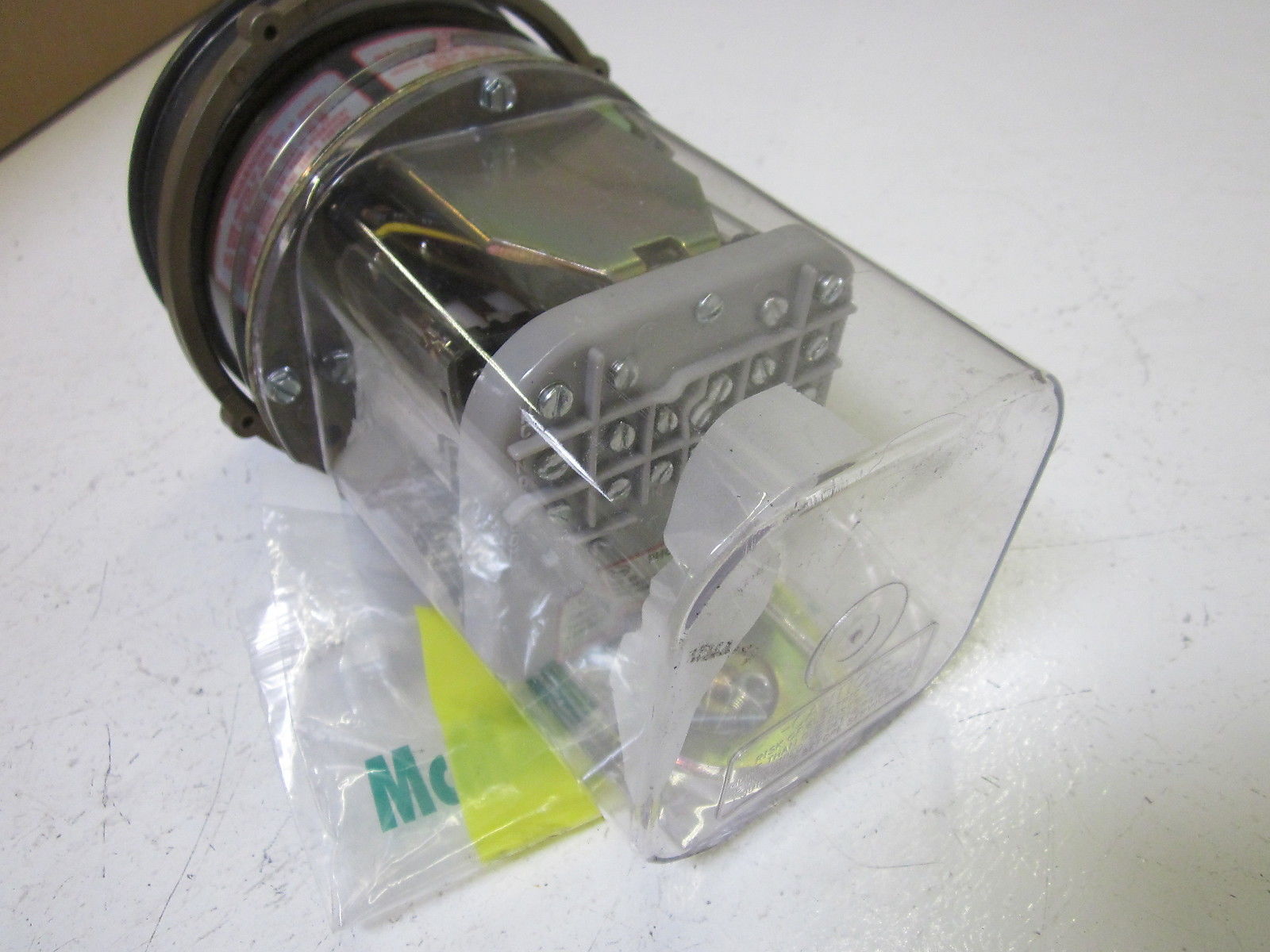 DWYER 13-166365-D7  UNMP
