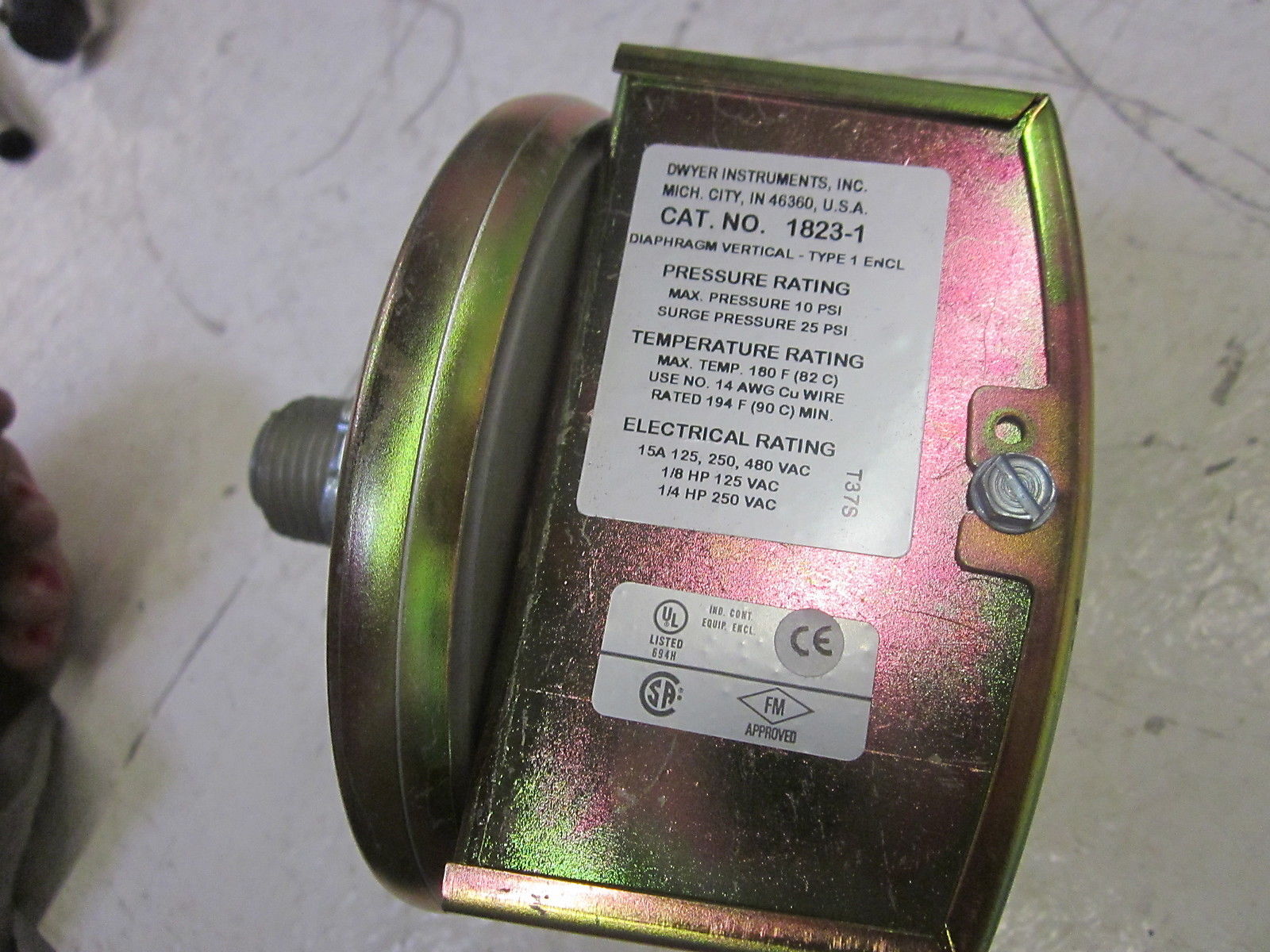 DWYER 1823-1 PRESSURE SWITCH UNMP