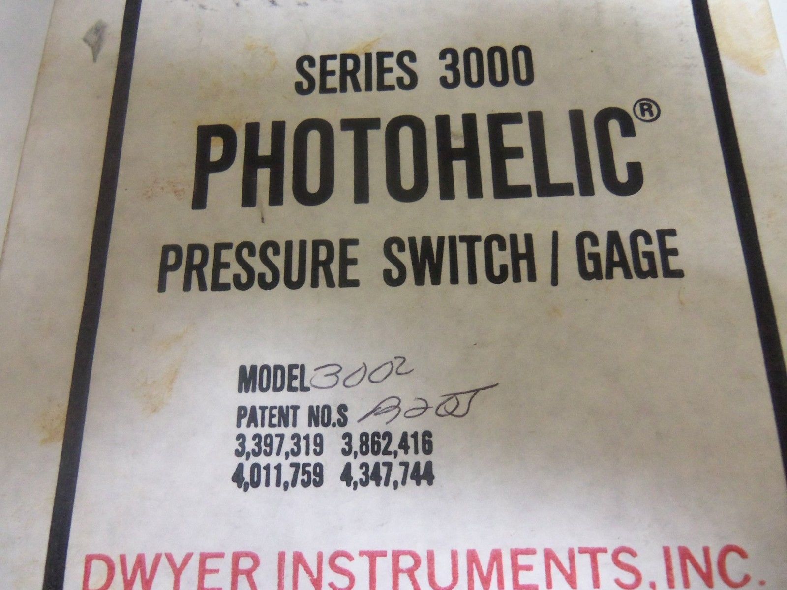 DWYER 3002C PHOTOHELIC PRESSURE GAUGE 0-2" WC  NSMP