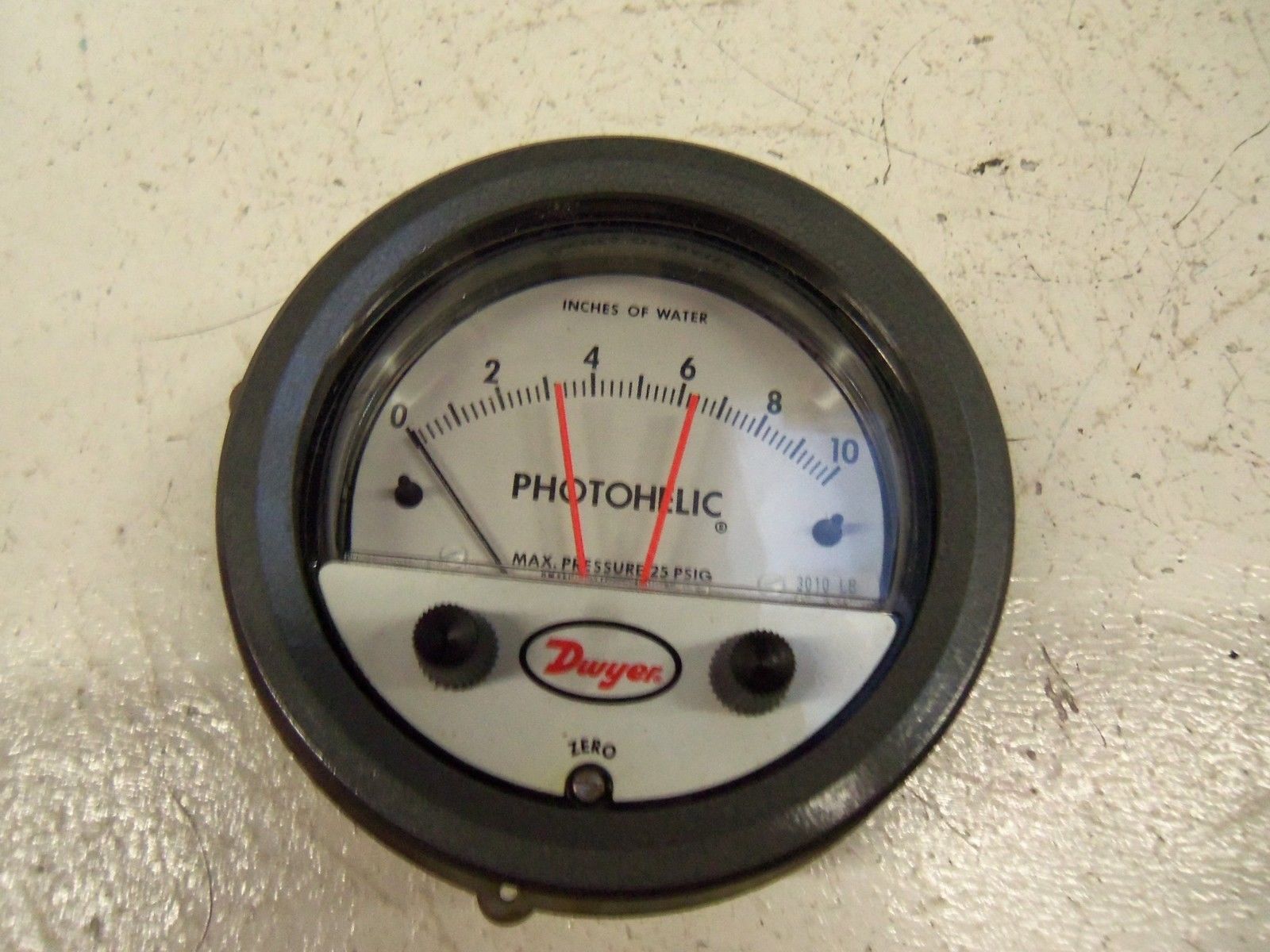 DWYER PHOTOHELIC 3010-LB PRESSURE GAUGE 0-10 W.C. NSMP