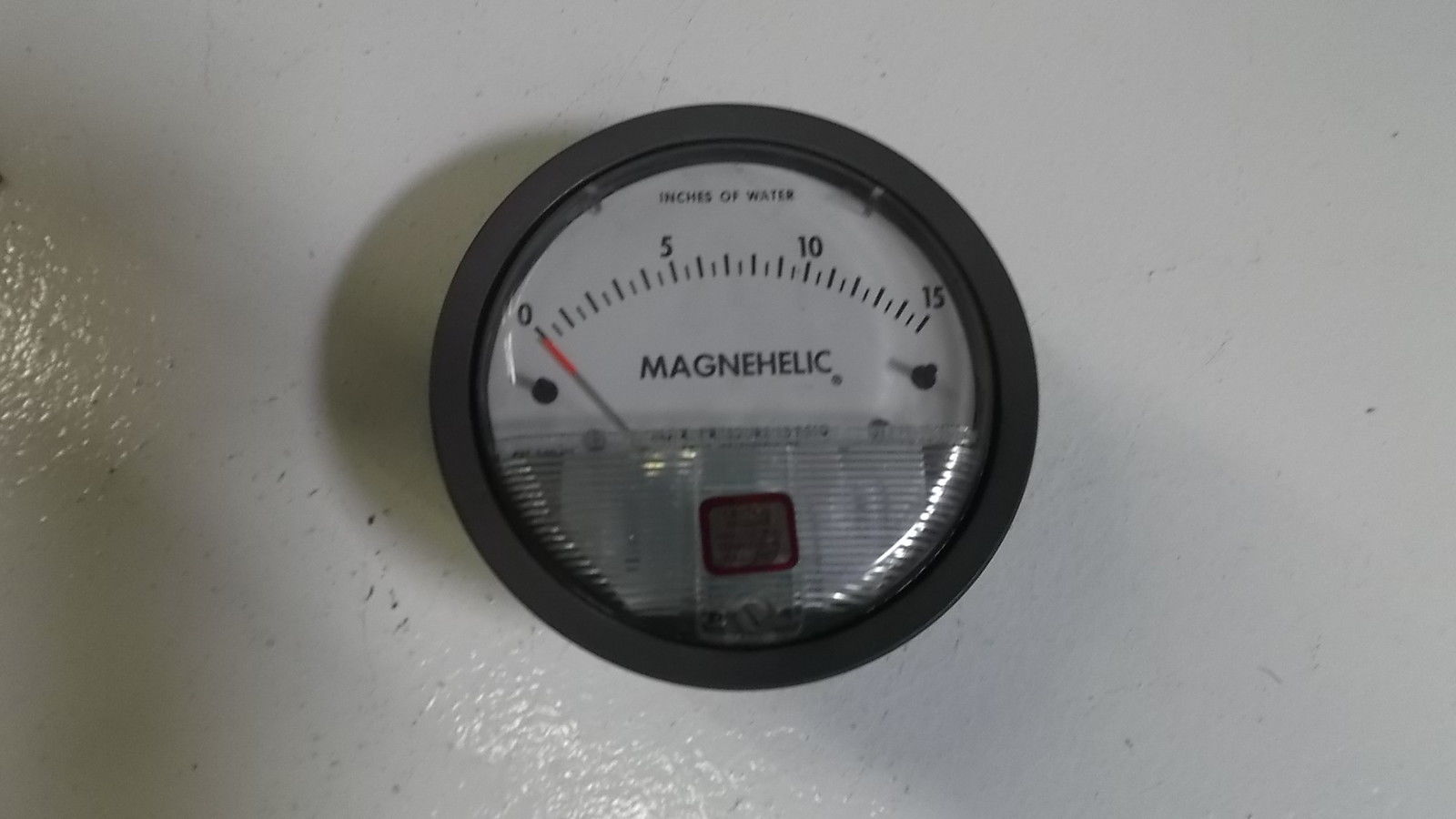DWYER PRESSURE GAUGE 2015C (AS PICTURED) NSNP