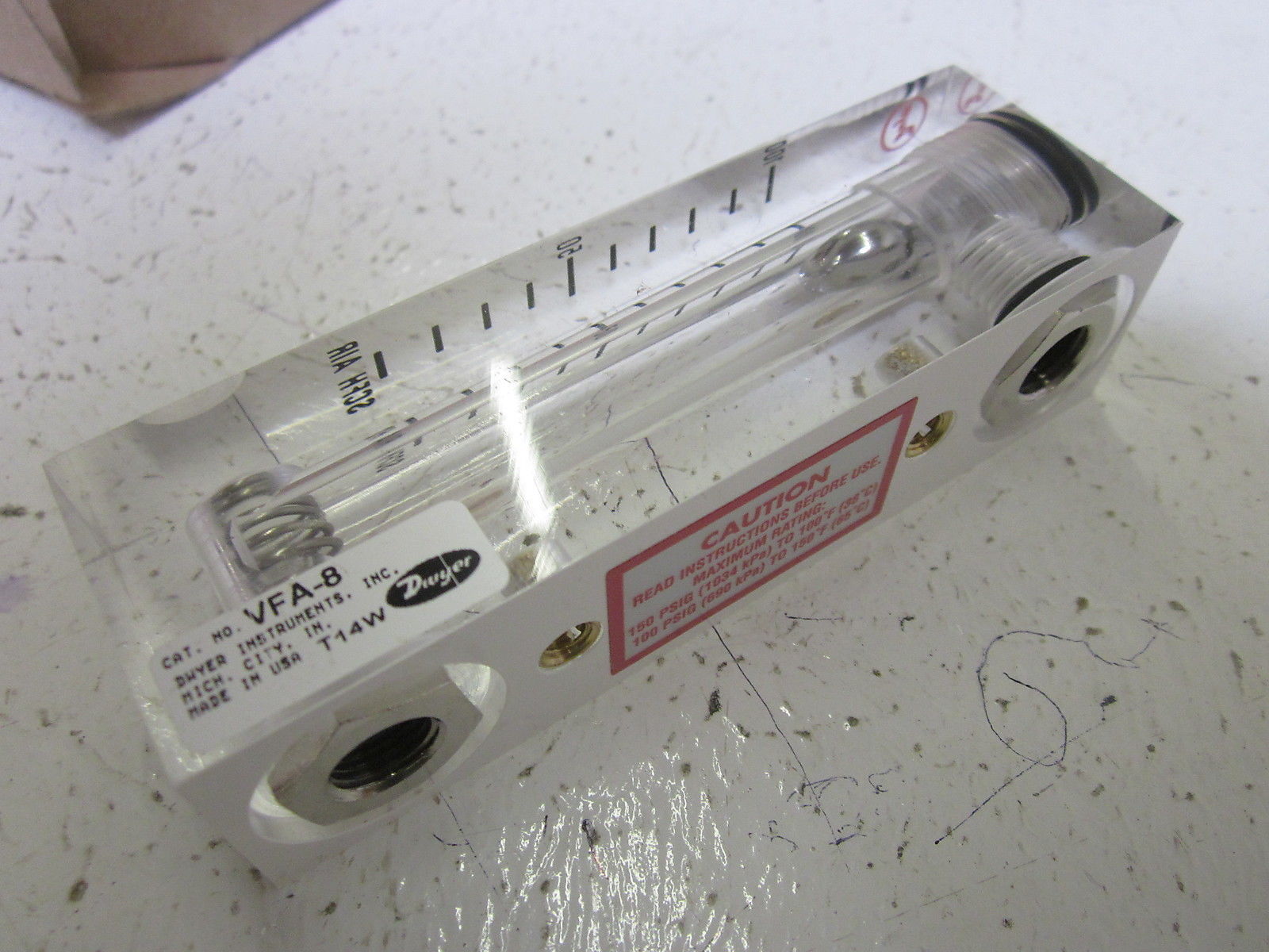 DWYER VFA-8 FLOW METER NSMP