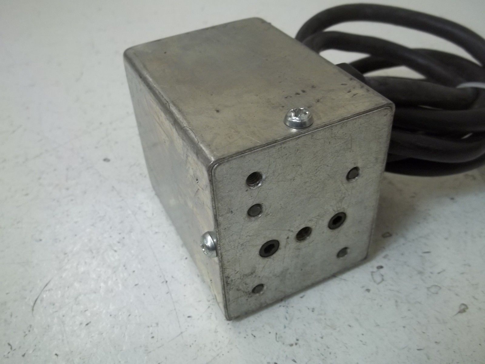 DYNA-MITE MODEL 223 ELECTRIC VIBRATOR 115 V 10WATTS UNMP