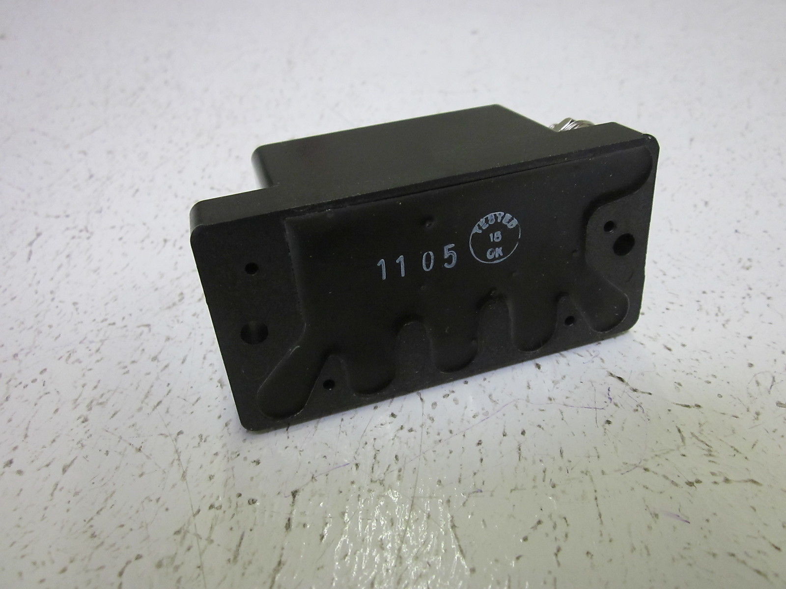 E-MAX 7792301 AUXILIARY VOLTAGE RELAY 129V UNMP
