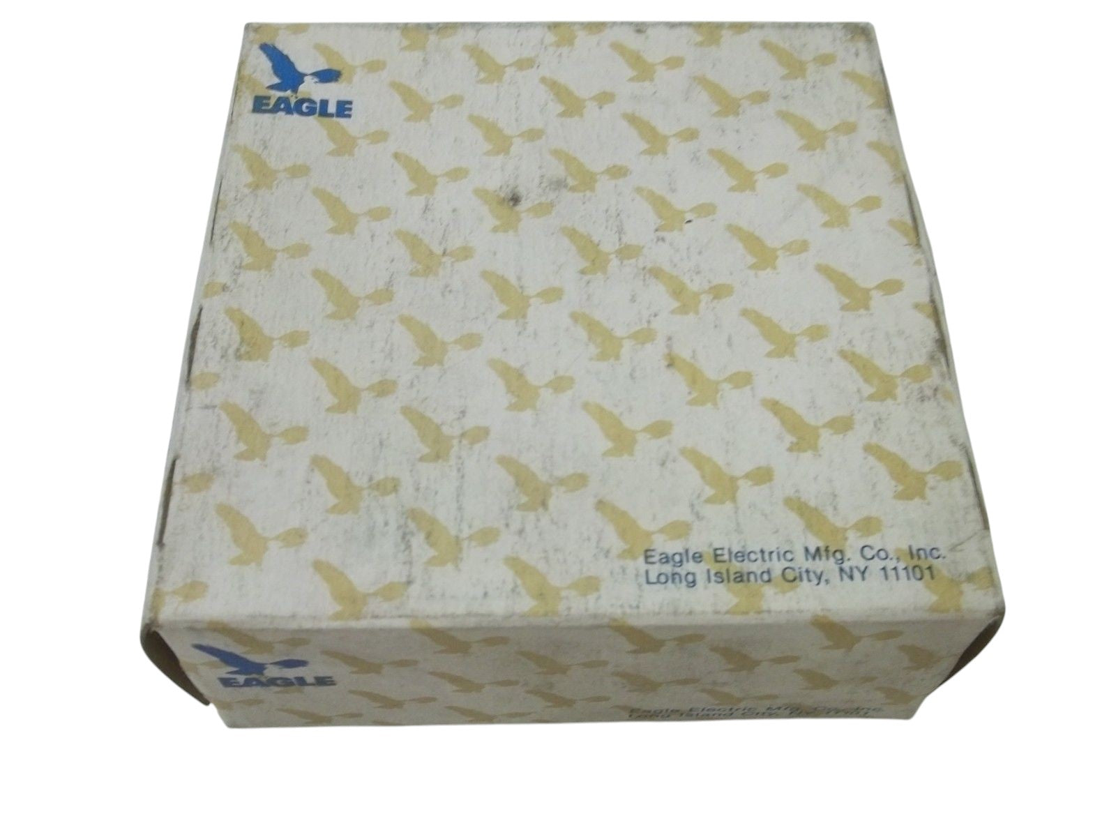 EAGLE CO. 604-BOX ONE-PIECE PORCELAIN OUTLET BOX LAMPHOLDER NSMP