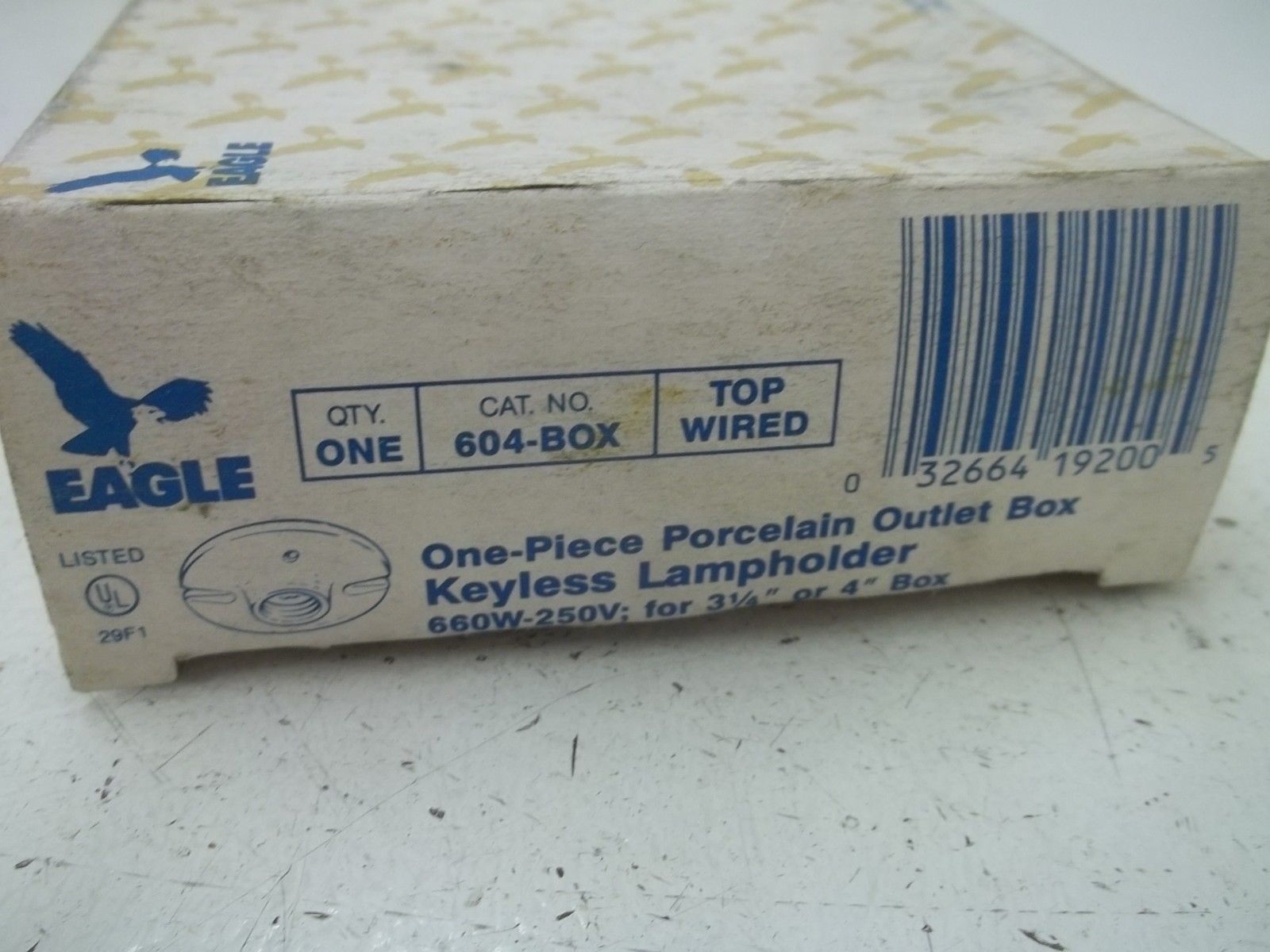 EAGLE CO. 604-BOX ONE-PIECE PORCELAIN OUTLET BOX LAMPHOLDER NSMP