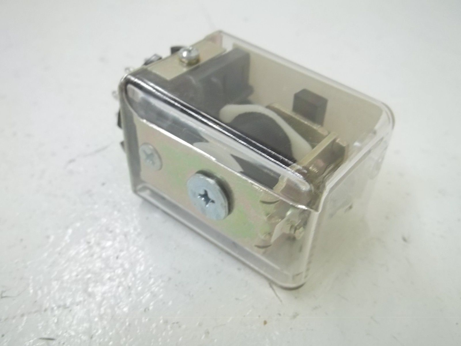EAGLE SIGNAL 22Q1CA120 RELAY 120V NSMP