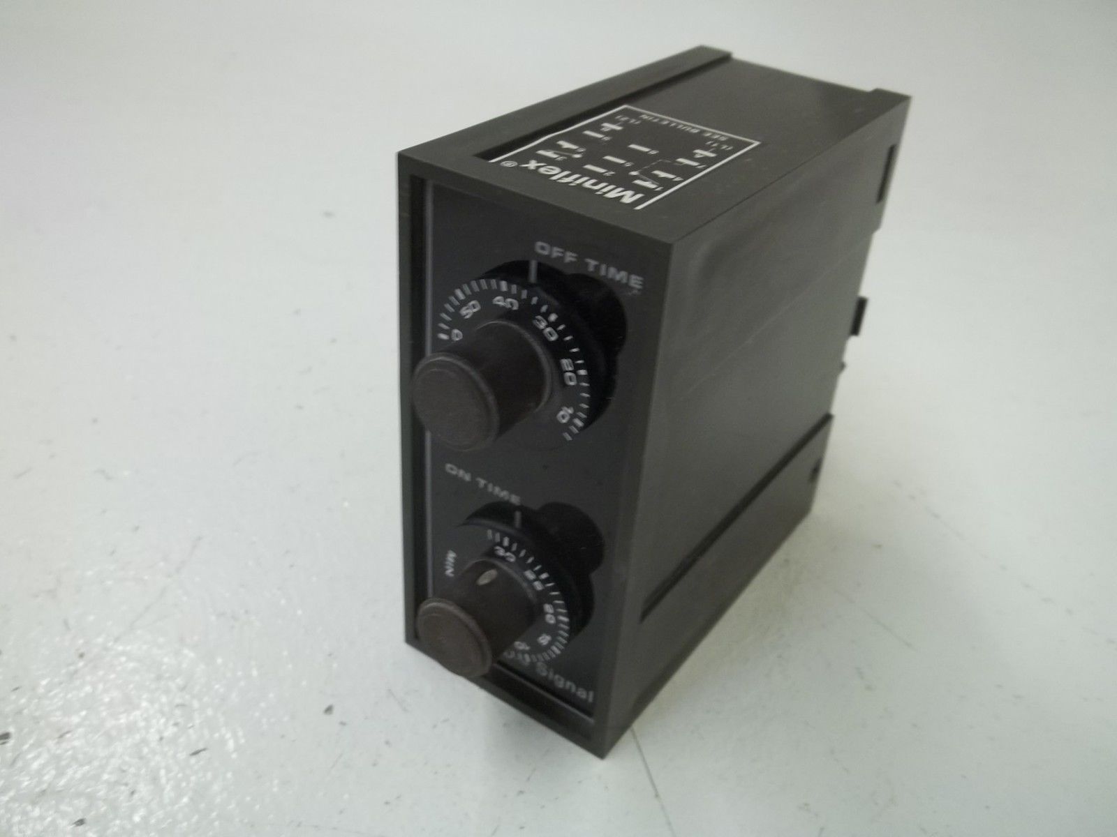 EAGLE SIGNAL DA1419A301 TIMER UNMP
