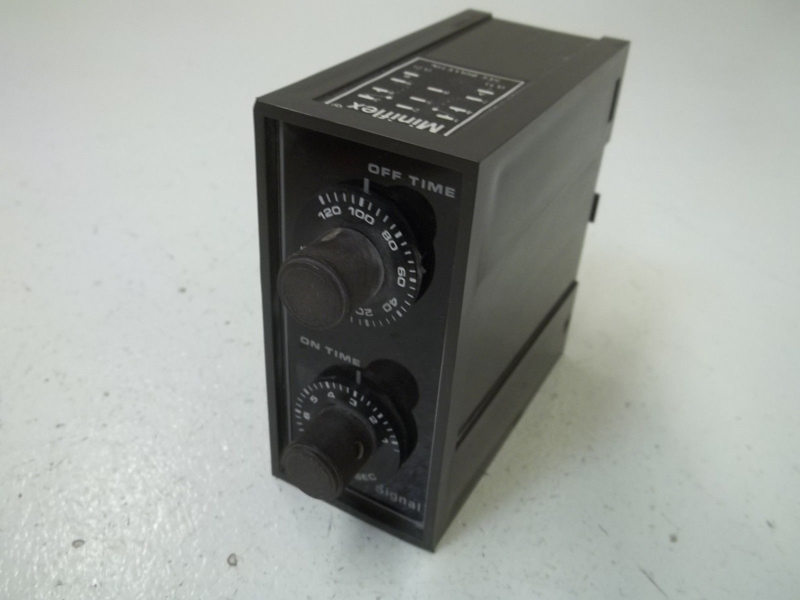 EAGLE SIGNAL DA1511A3 TIMER  UNMP