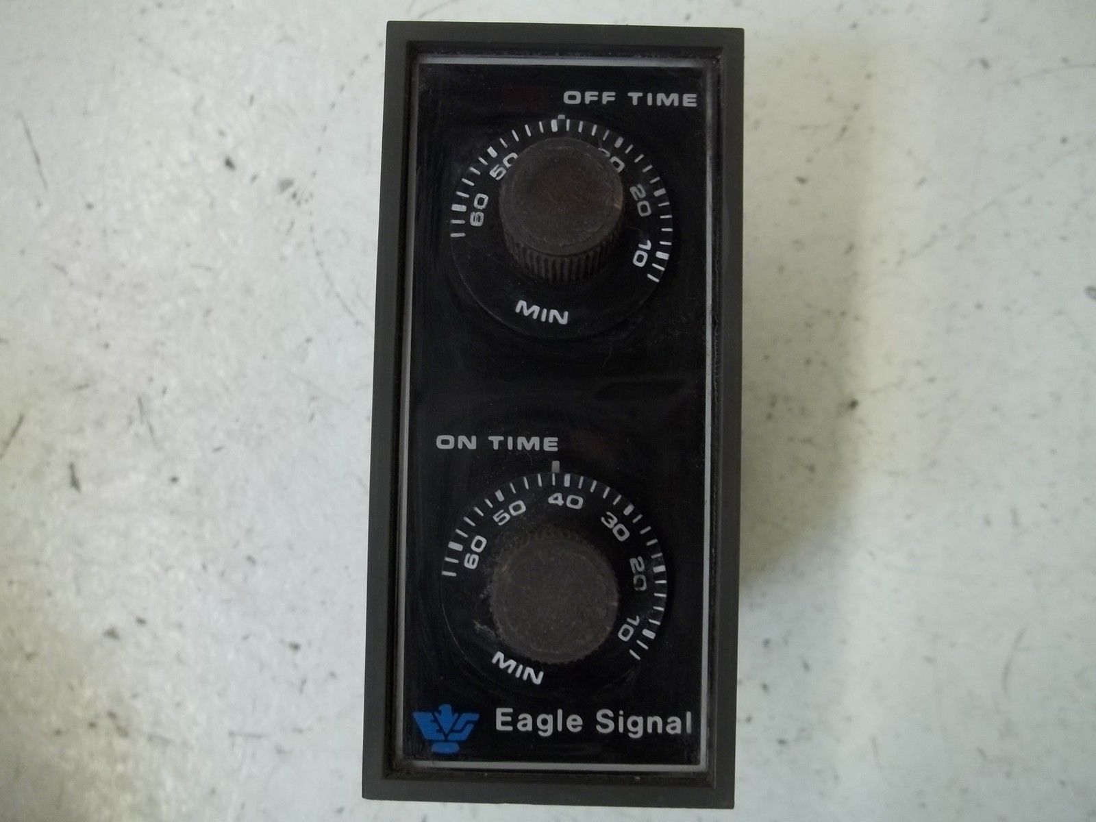EAGLE SIGNAL DA2020A3 COUNTER UNMP