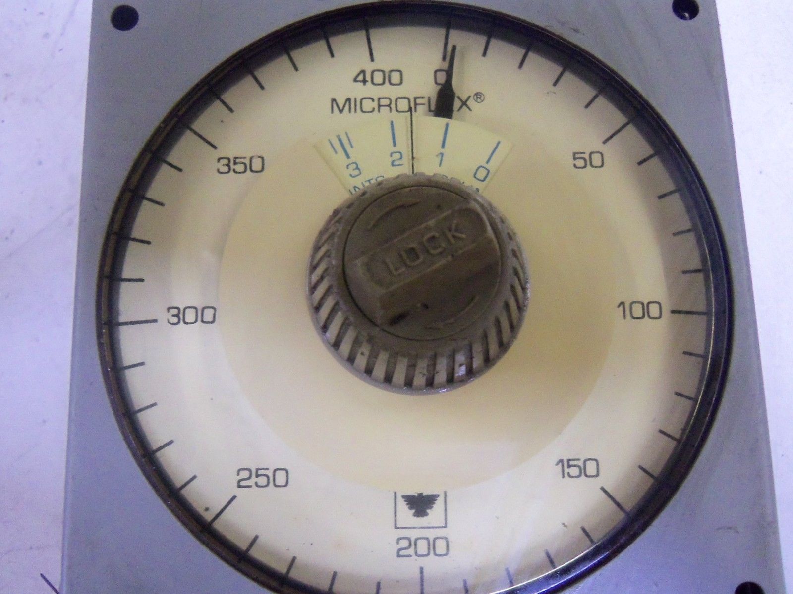 EAGLE SIGNAL HZ40A6 *USED*