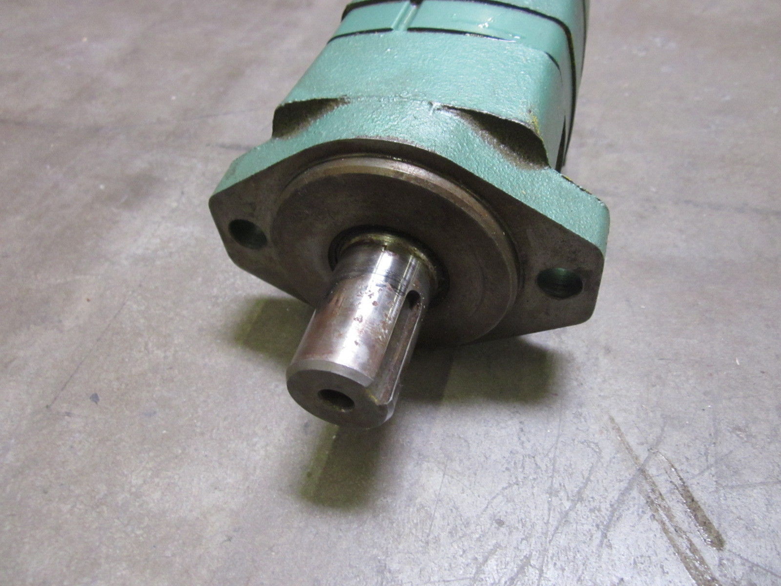EATON CHAR-LYNN 1041146 006 HYDRAULIC MOTOR UNMP