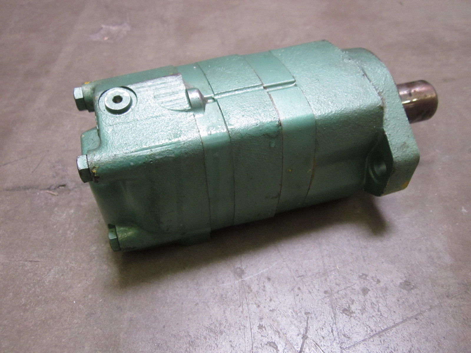 EATON CHAR-LYNN 1041146 006 HYDRAULIC MOTOR UNMP
