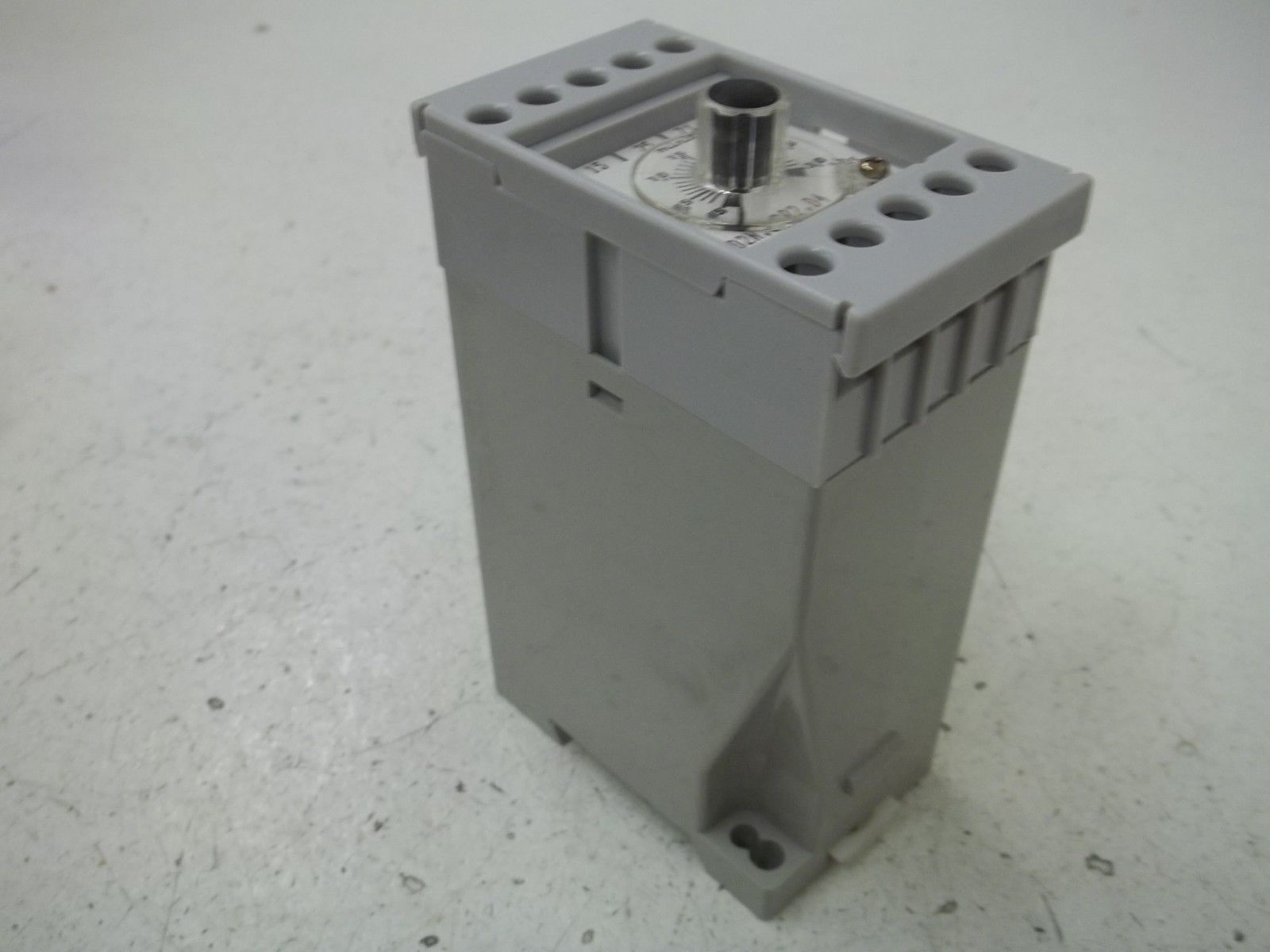 E.DOLD & SOHNE AI902N.0082/0 24VG 1,5-30S RELAY MODULE NSMP