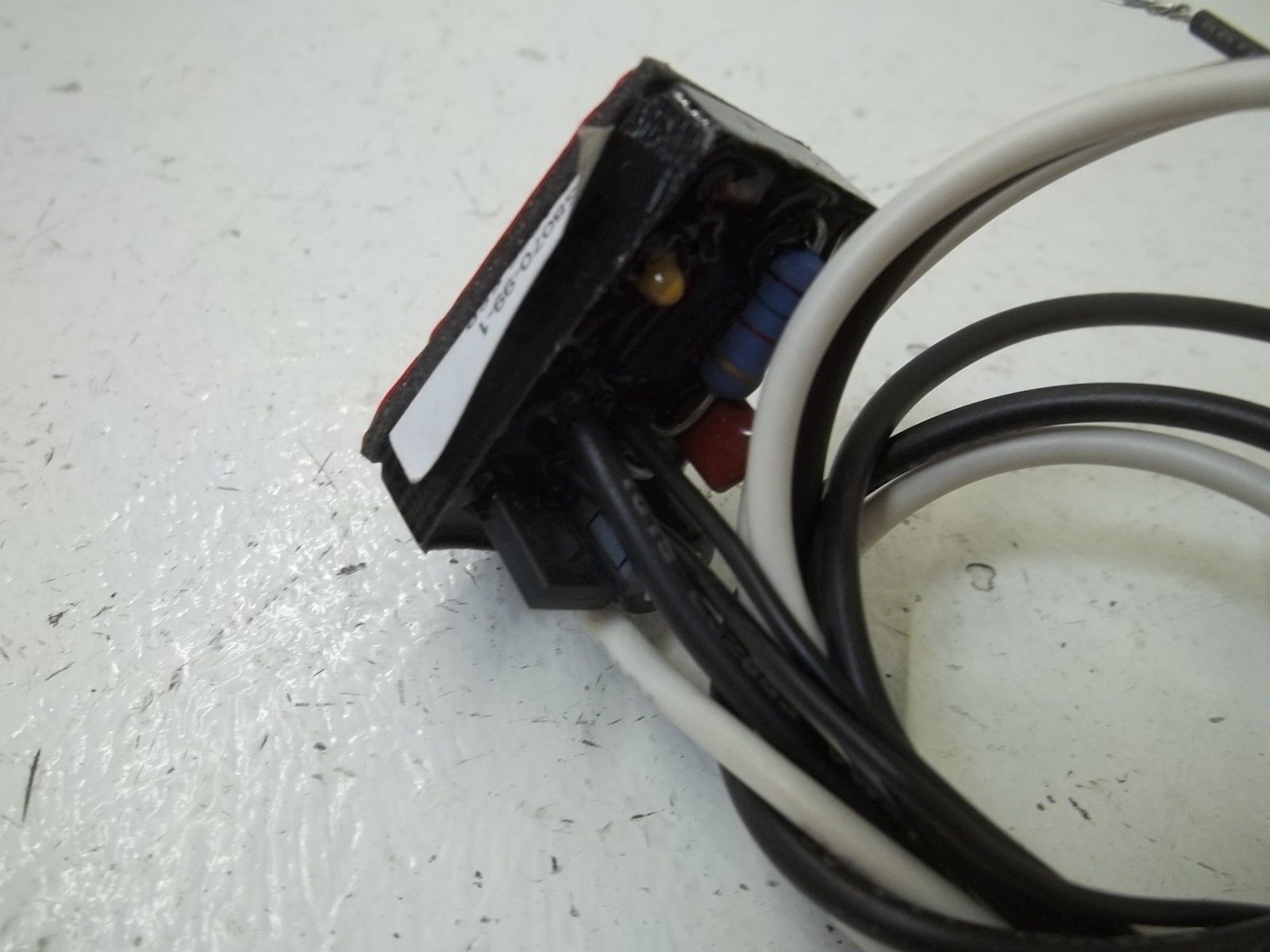 EDWARDS 46095-0021 SOLID STATE FLASHER MODULE 120AV UNMP