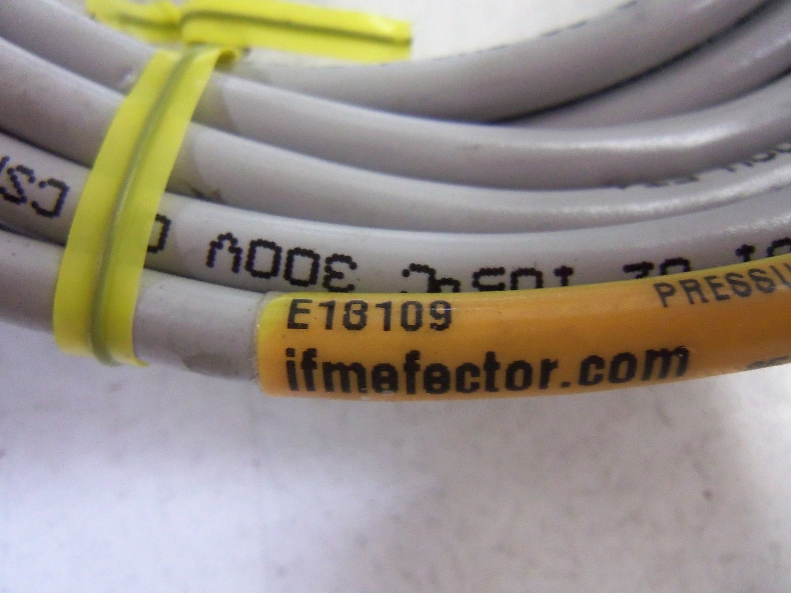 IFM EFECTOR E18109 SOCKET FOR SENSORS W/ M12 CONNECTOR *NEW NO BOX*
