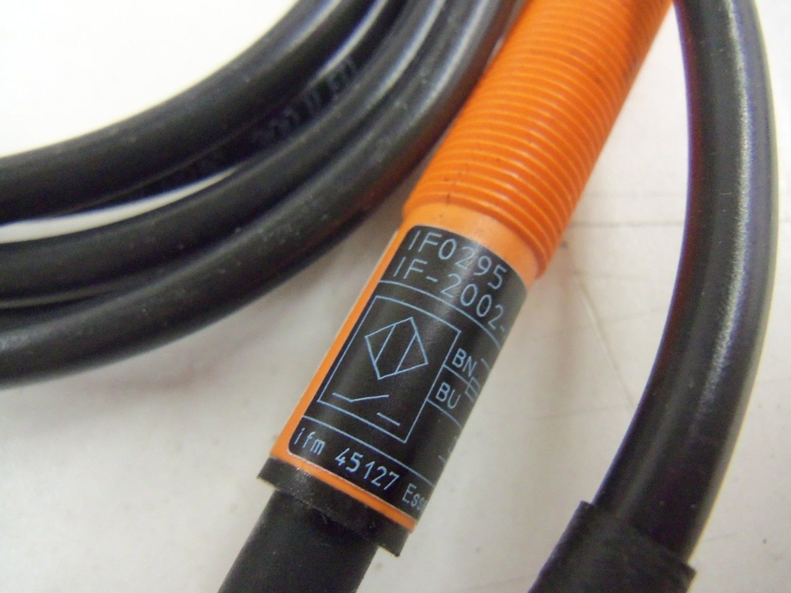 IFM EFECTOR IF0295 INDUCTIVE PROXIMITY SENSOR  UNMP