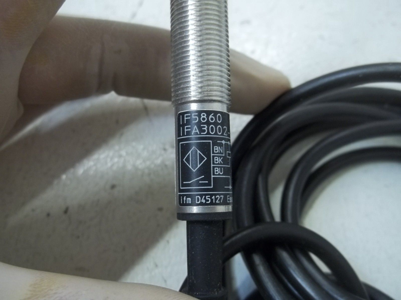 IFM EFECTOR IF5860 INDUCTIVE PROXIMITY SENSOR UNMP