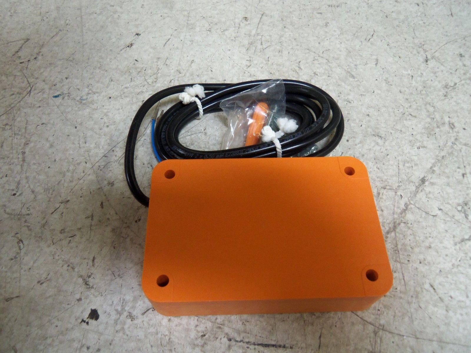 IFM EFECTOR KD0013 CAPACITIVE SENSOR NSMP