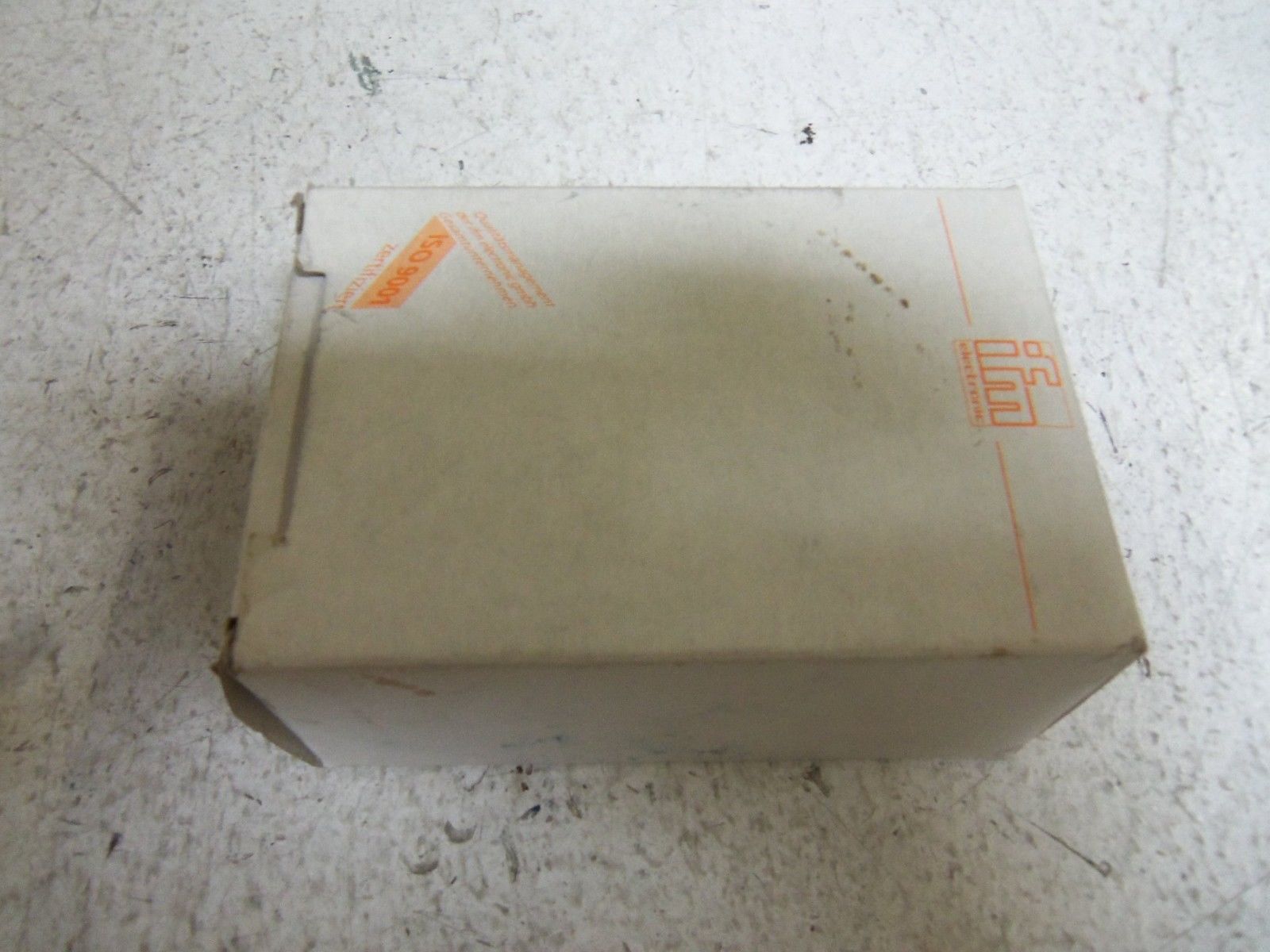 IFM EFECTOR OL0010 RETRO REFLECTIVE SENSOR *NEW IN BOX*