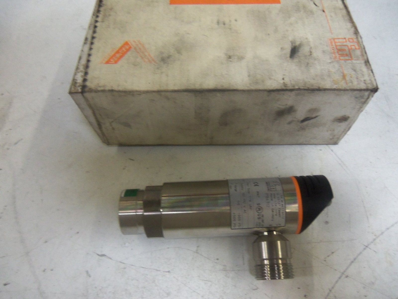 IFM EFECTOR PB4312 PRESSURE MONITOR *NEW IN BOX*