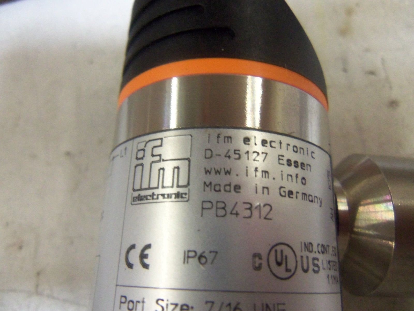 IFM EFECTOR PB4312 PRESSURE MONITOR *NEW IN BOX*