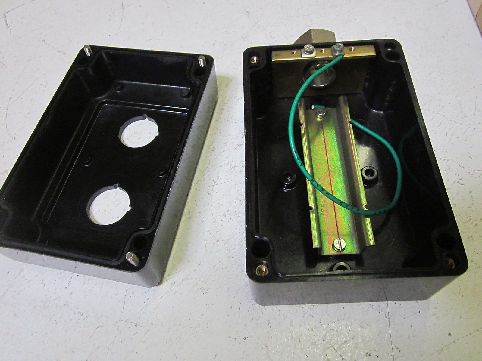 EGS 98002 OPERATOR BOX UNMP