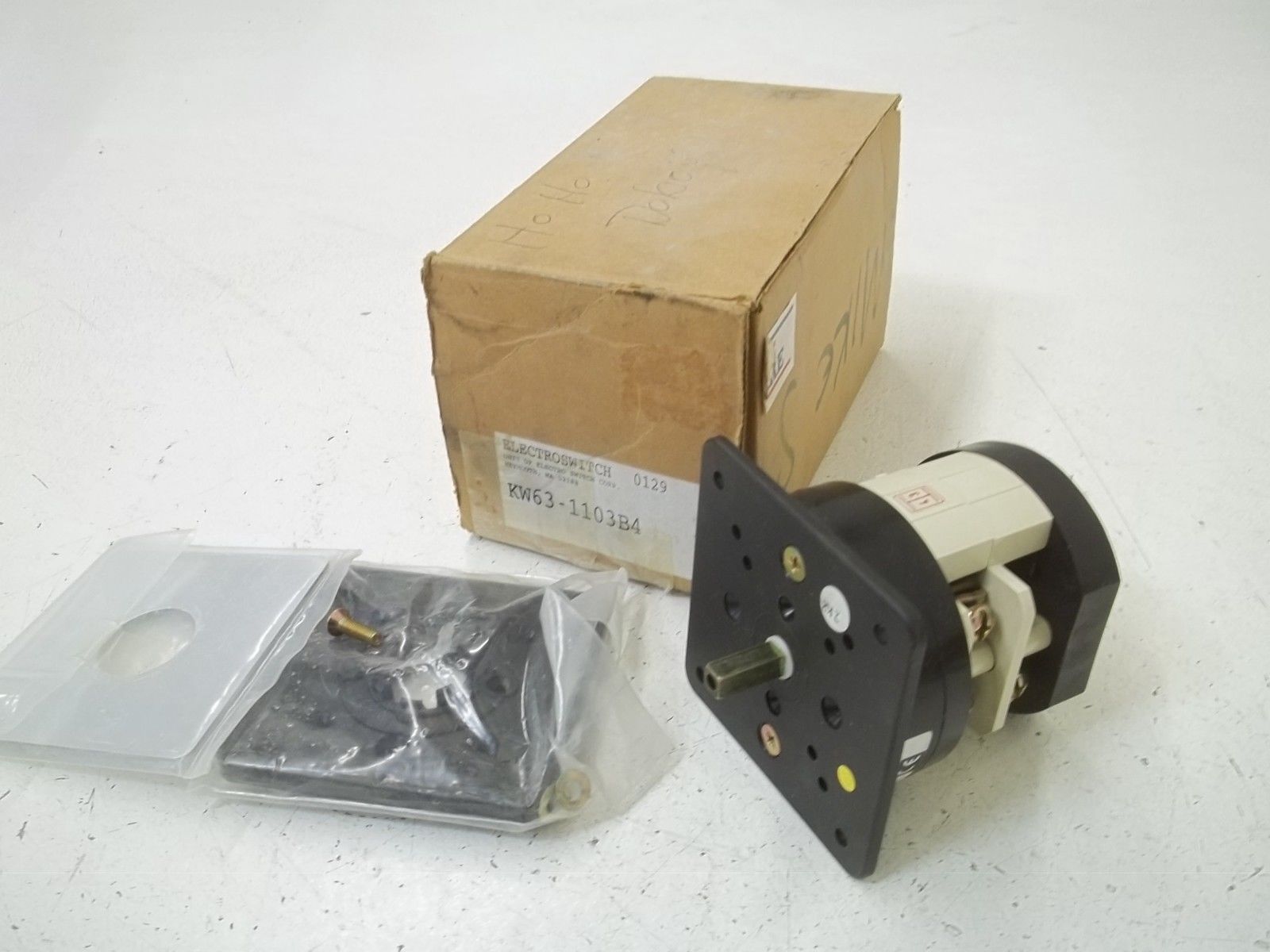 ELECTROSWITCH KW63-1103B4 POSITION  SWITCH NSMP