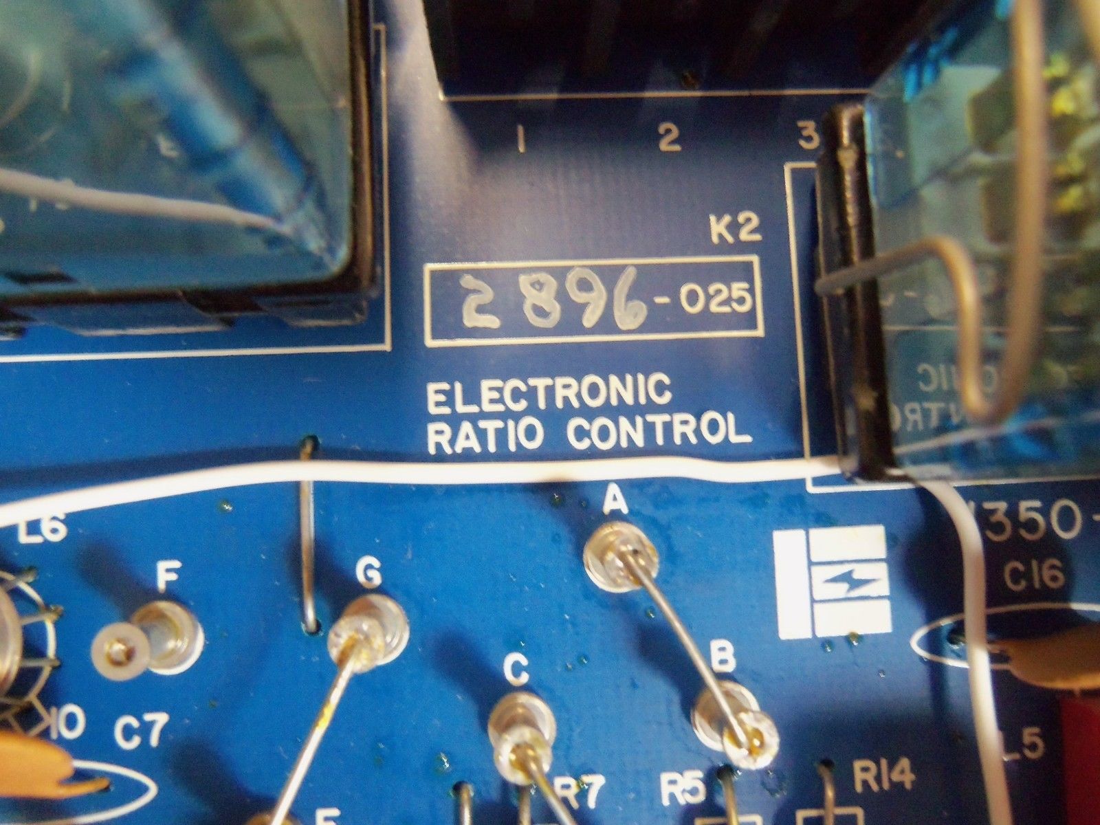 EMERSON 1350-4010 ELECTRIC RATIO CONTROL 2896-025 *USED*