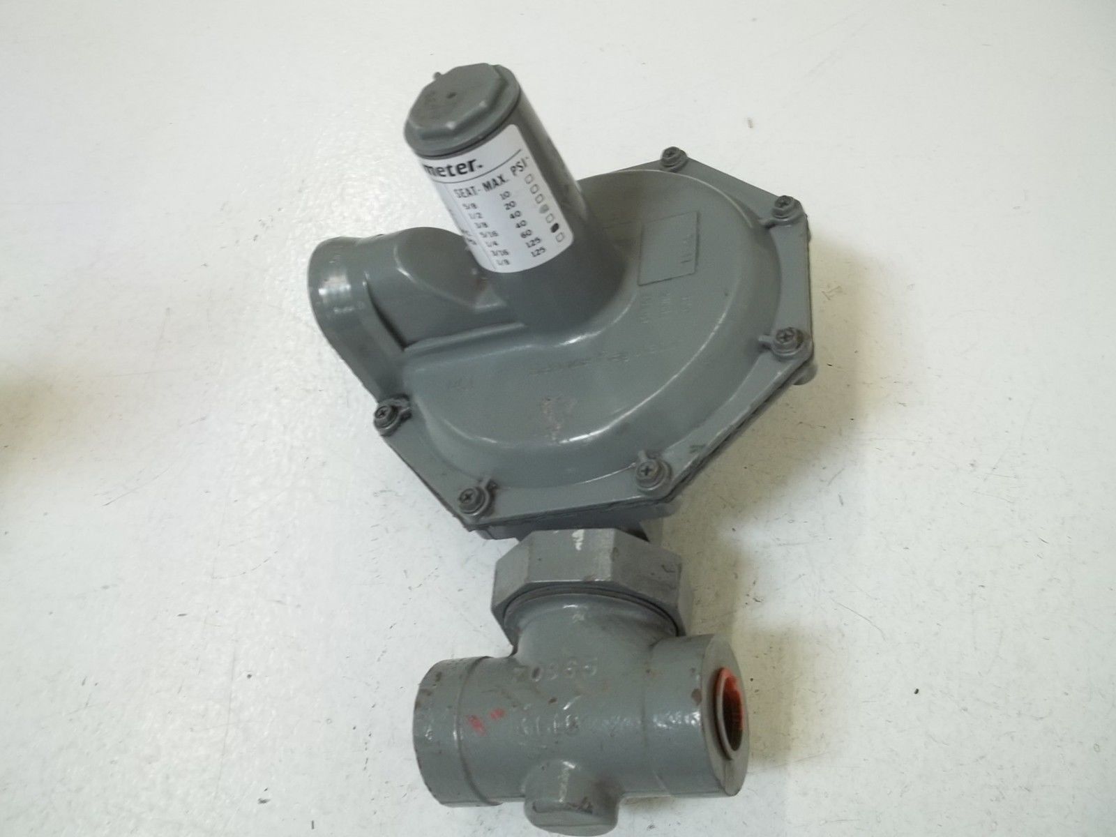 EQUIMETER GREEN: 6"-14"W.C. 3/16 125 PRESSURE REGULATOR  *USED*