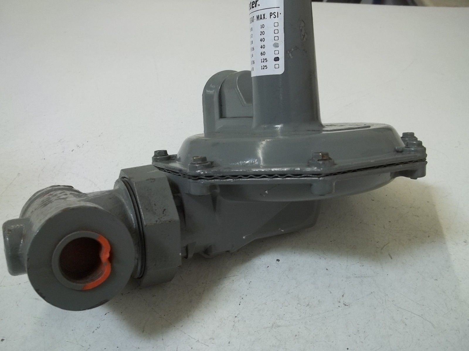 EQUIMETER GREEN: 6"-14"W.C. 3/16 125 PRESSURE REGULATOR  *USED*