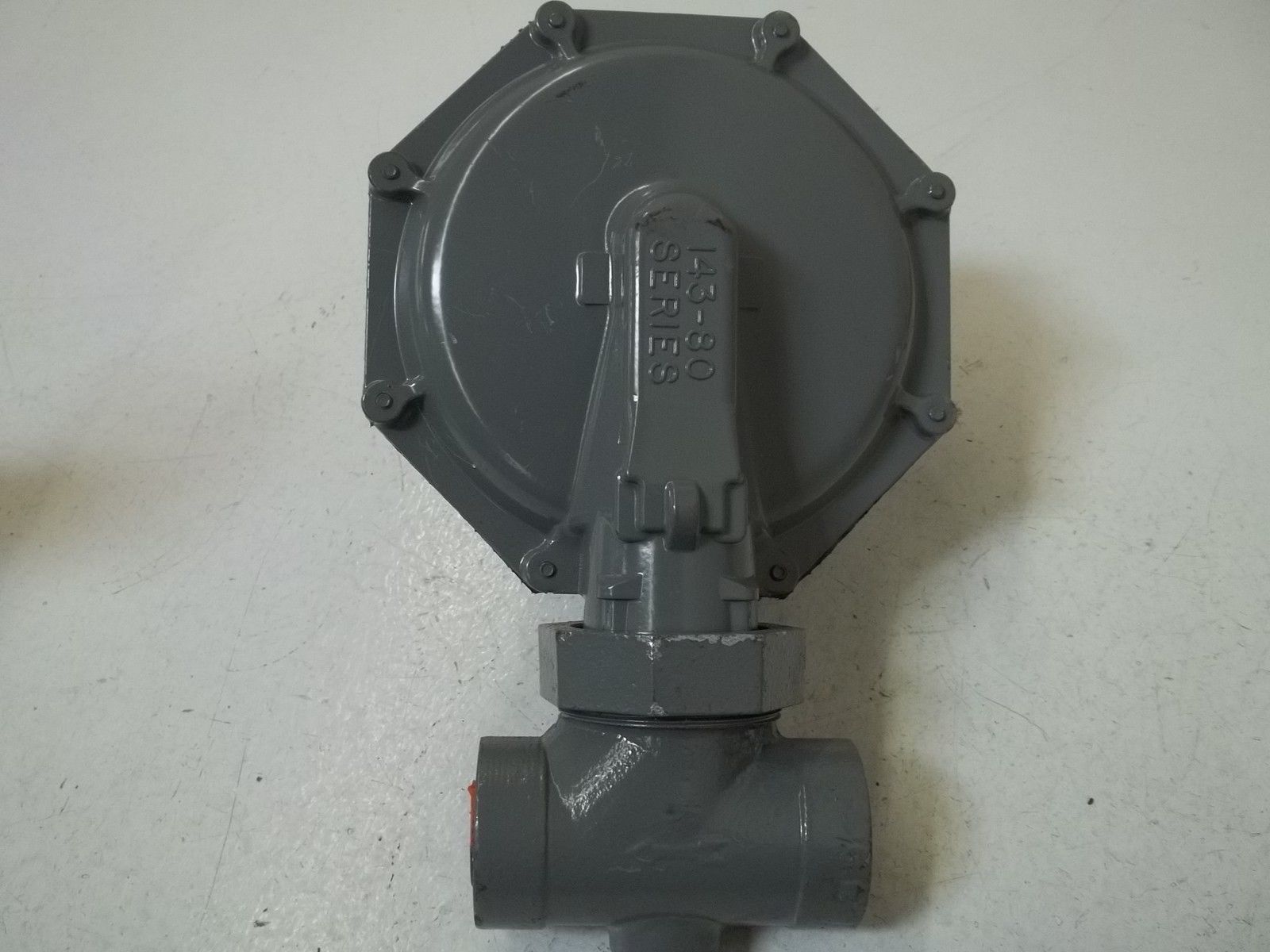 EQUIMETER GREEN: 6"-14"W.C. 3/16 125 PRESSURE REGULATOR  *USED*