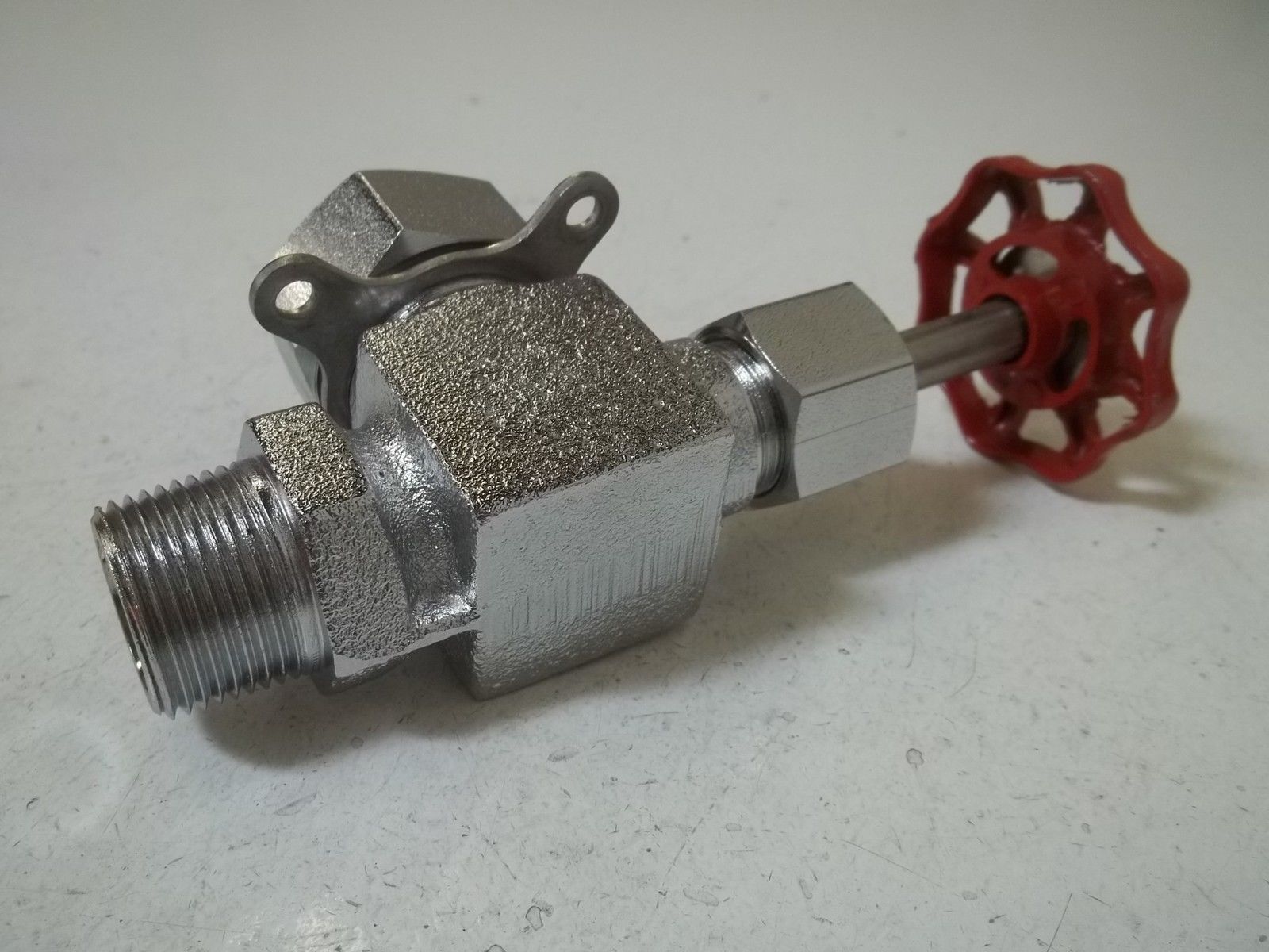 ERNST GAGE CO. FIG:8 IRON 3/4" WATER GAUGE NSMP